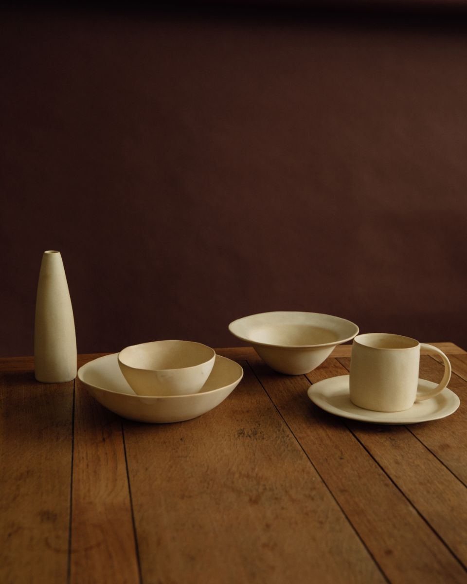 Yukina Omori Tall Vase (Light Beige / Dark Beige)