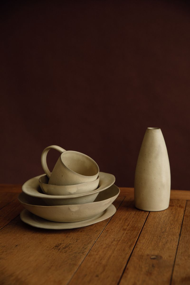 Yukina Omori Tall Vase (Light Beige / Dark Beige)