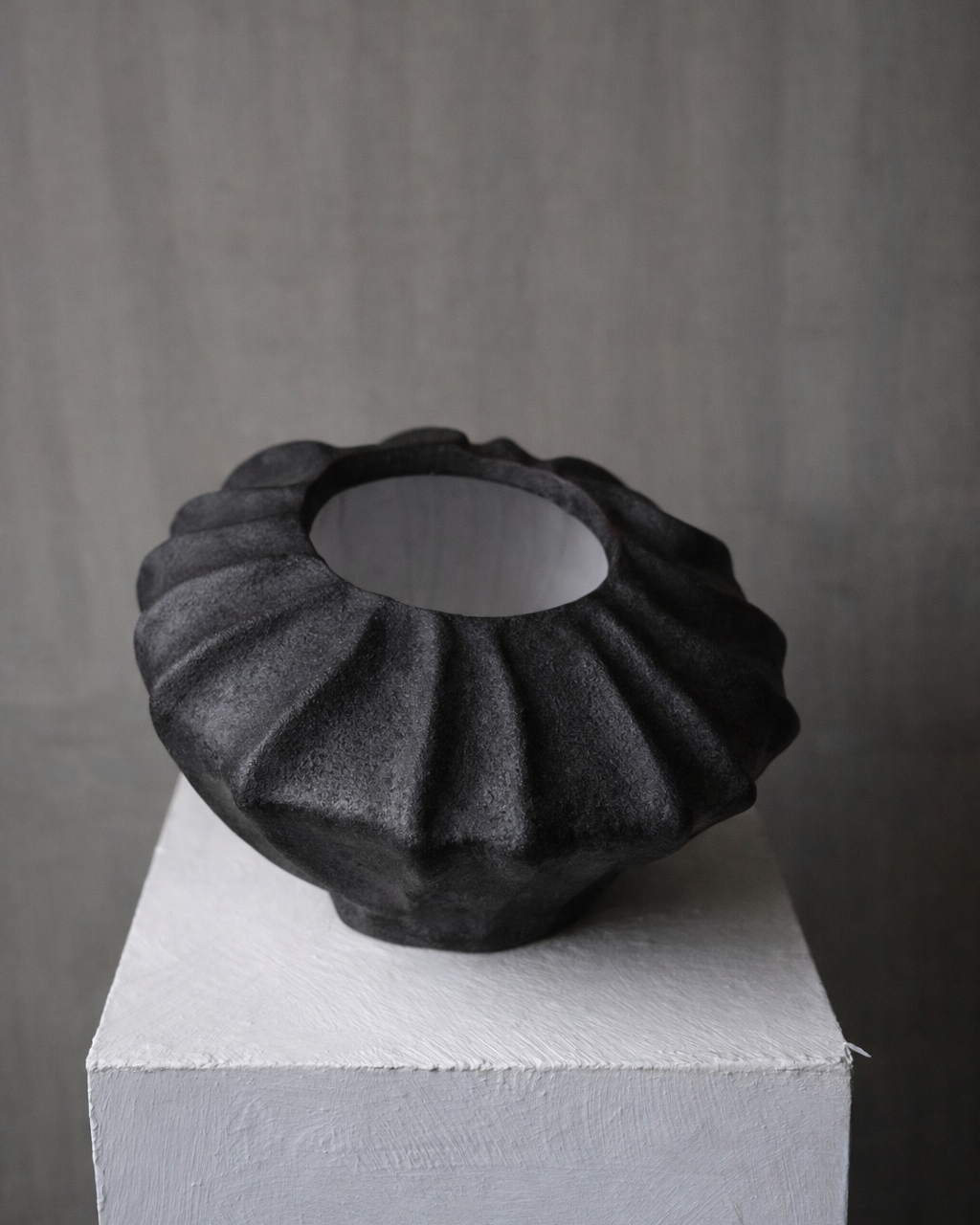 Suraya Vessel Black