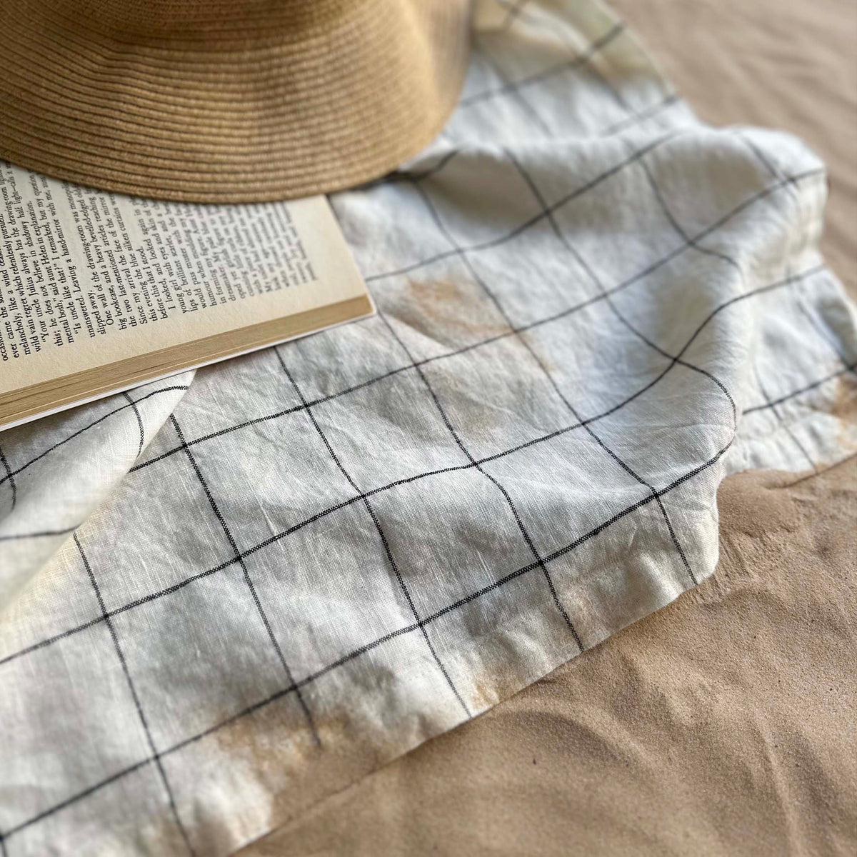 Travel Towel 100% OEKO-TEX® Certified Linen - Check