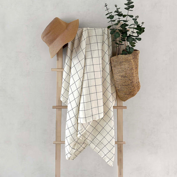 Travel Towel 100% OEKO-TEX® Certified Linen - Check