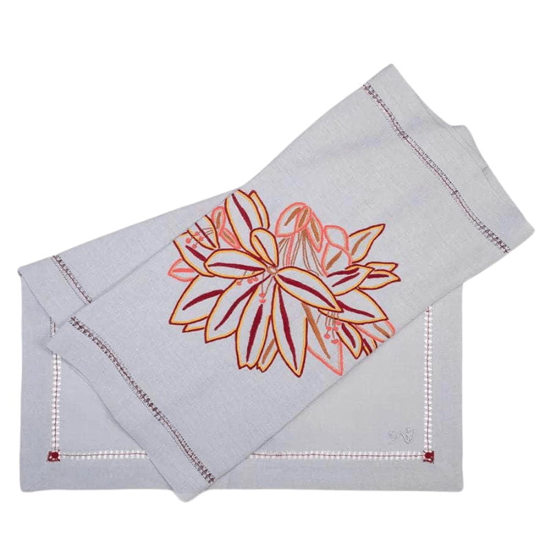 Flor Table Runner