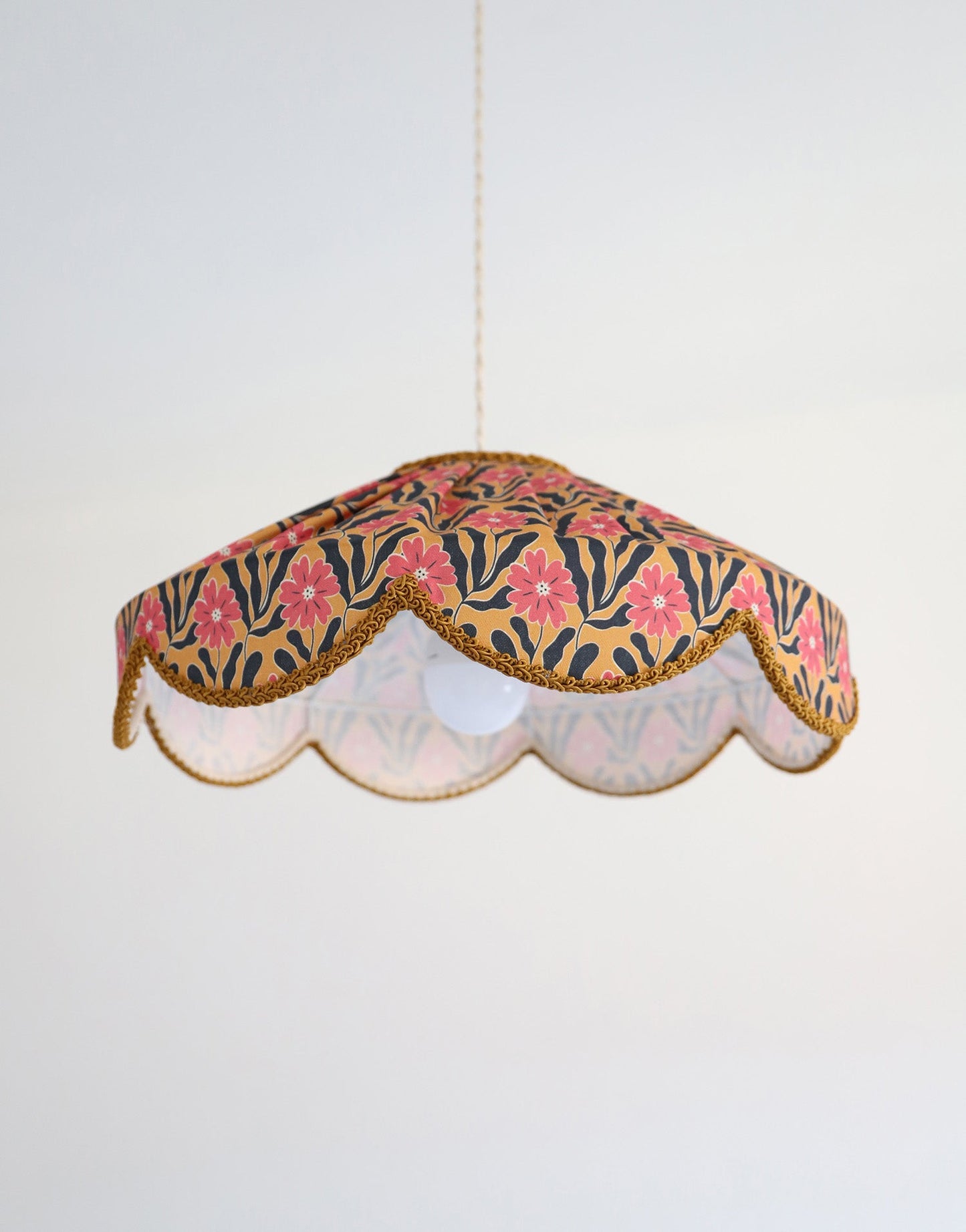 Floral-Shaped Pendant Light Cosette “Goa Flowers”