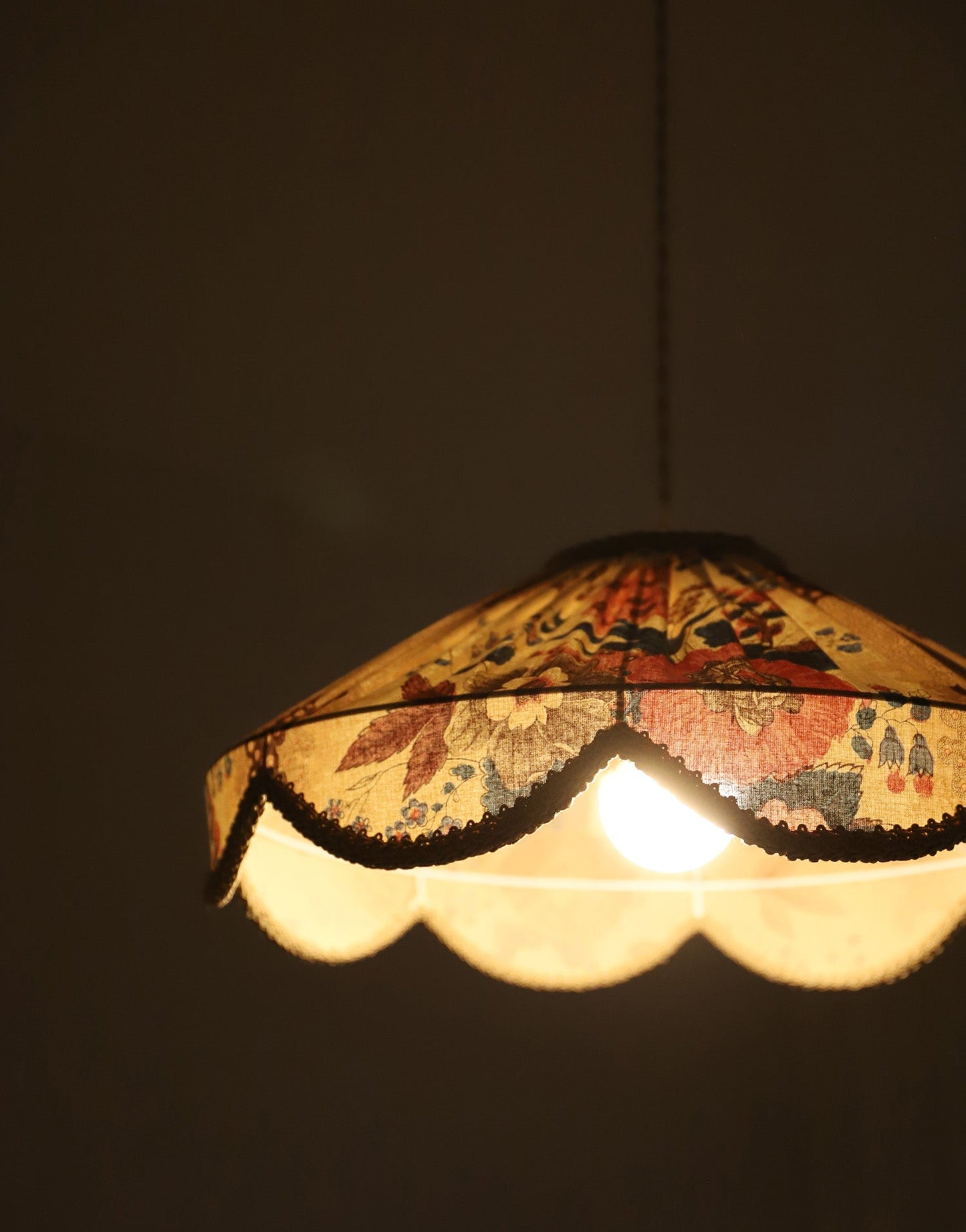 Cosette Printed Floral Pendant Light "Isabelle"
