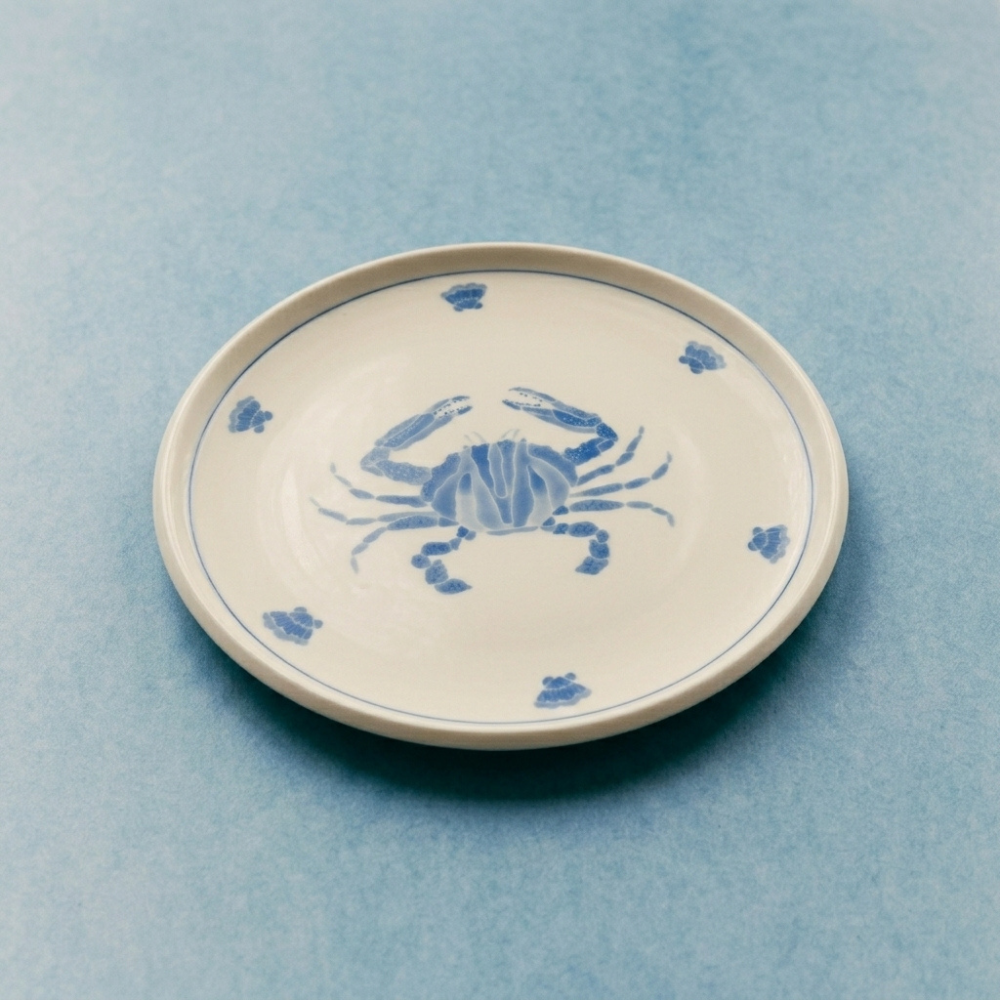 Crab Dinner Plate with Seashell Border