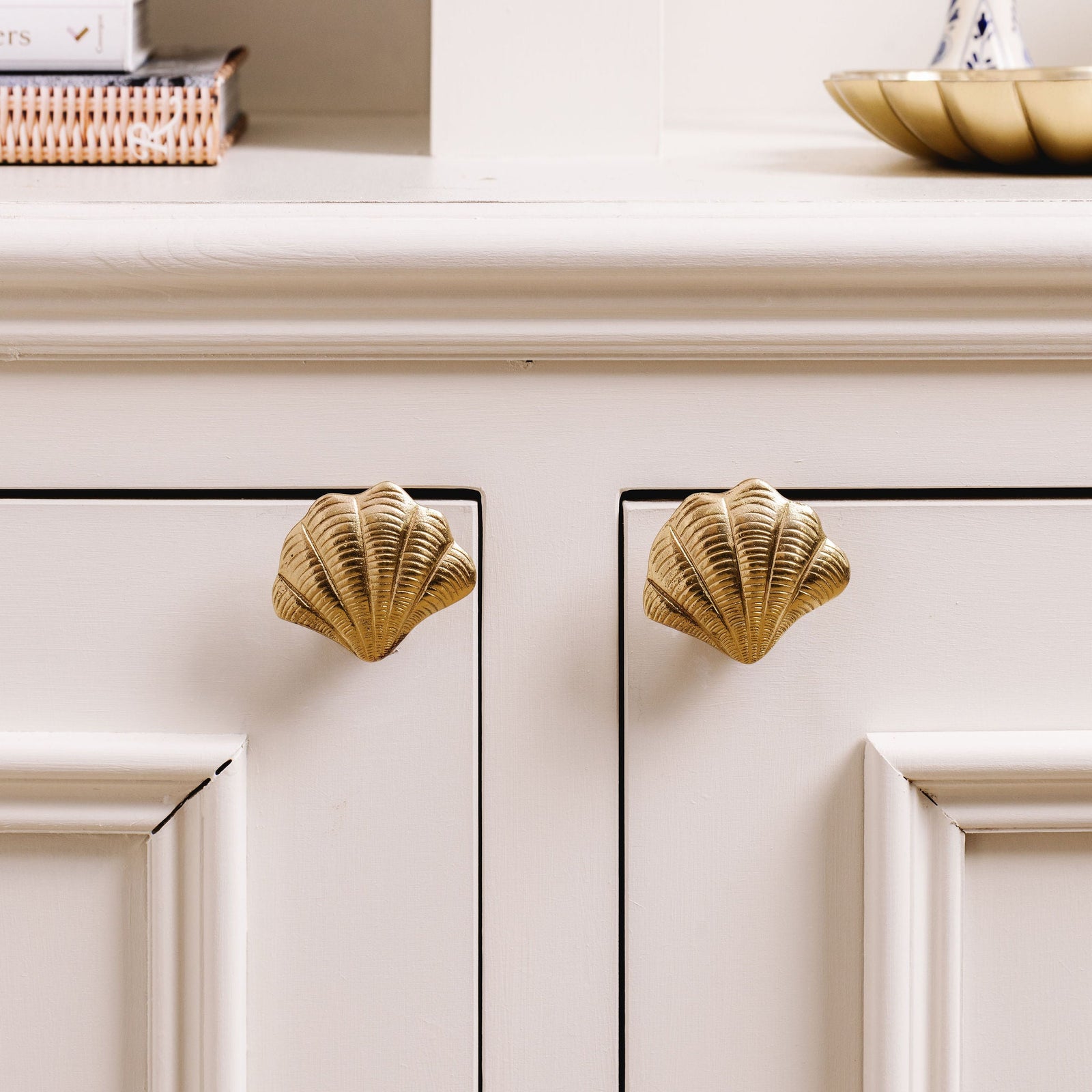 Curved Shell Knob, Polished Chrome