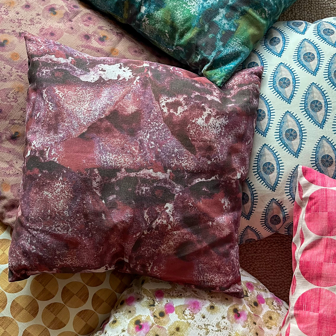 Irida Cushion - Wine