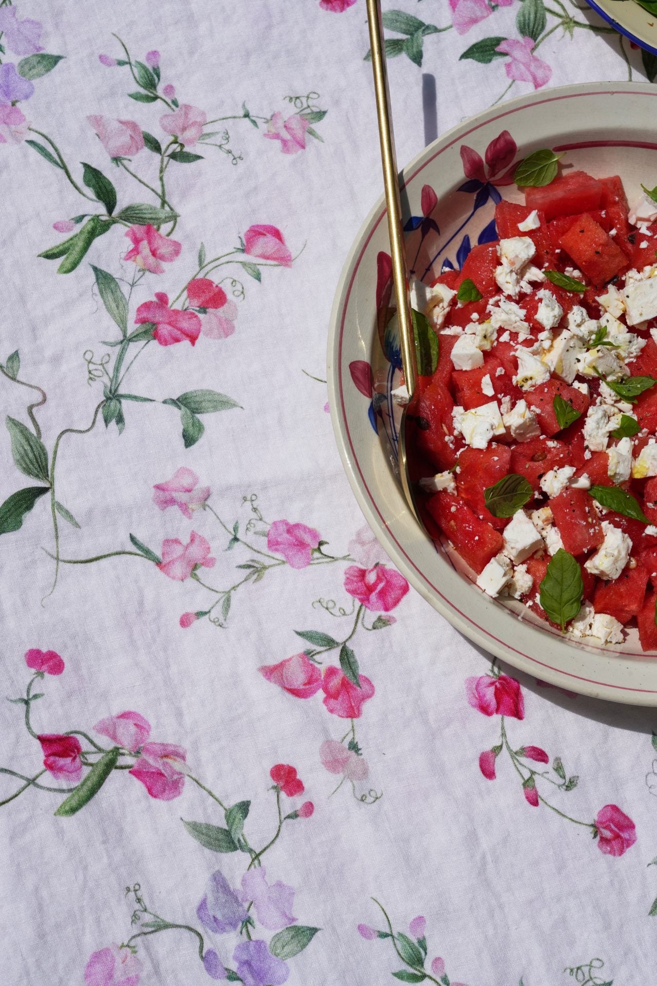 Linen tablecloth with floral print sweet peas