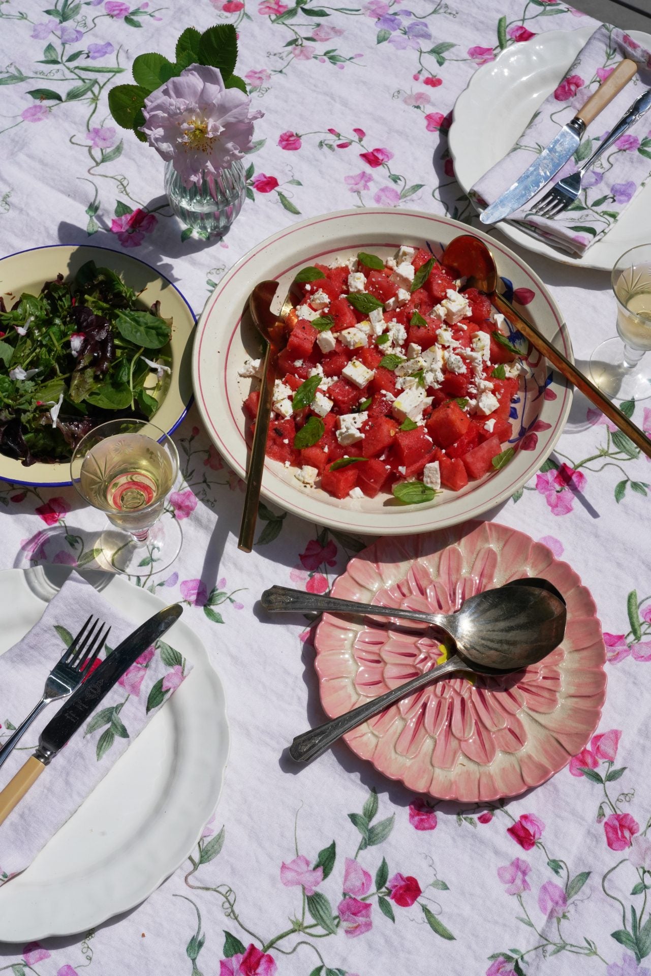 Linen tablecloth with floral print sweet peas