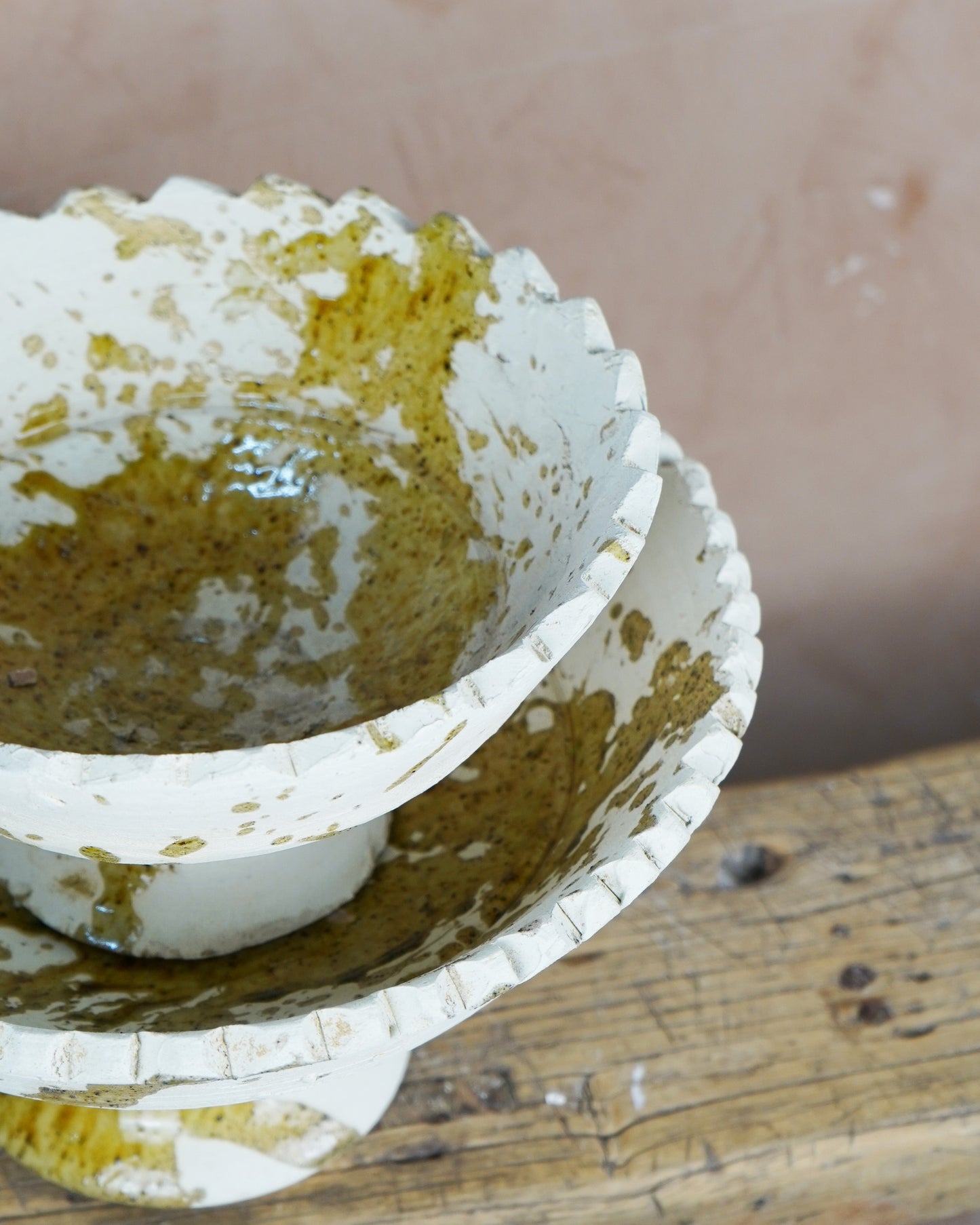 Tamegroute x Puglia Splatter Design Jagged Edge Pedestal Fruit Bowl- Ochre