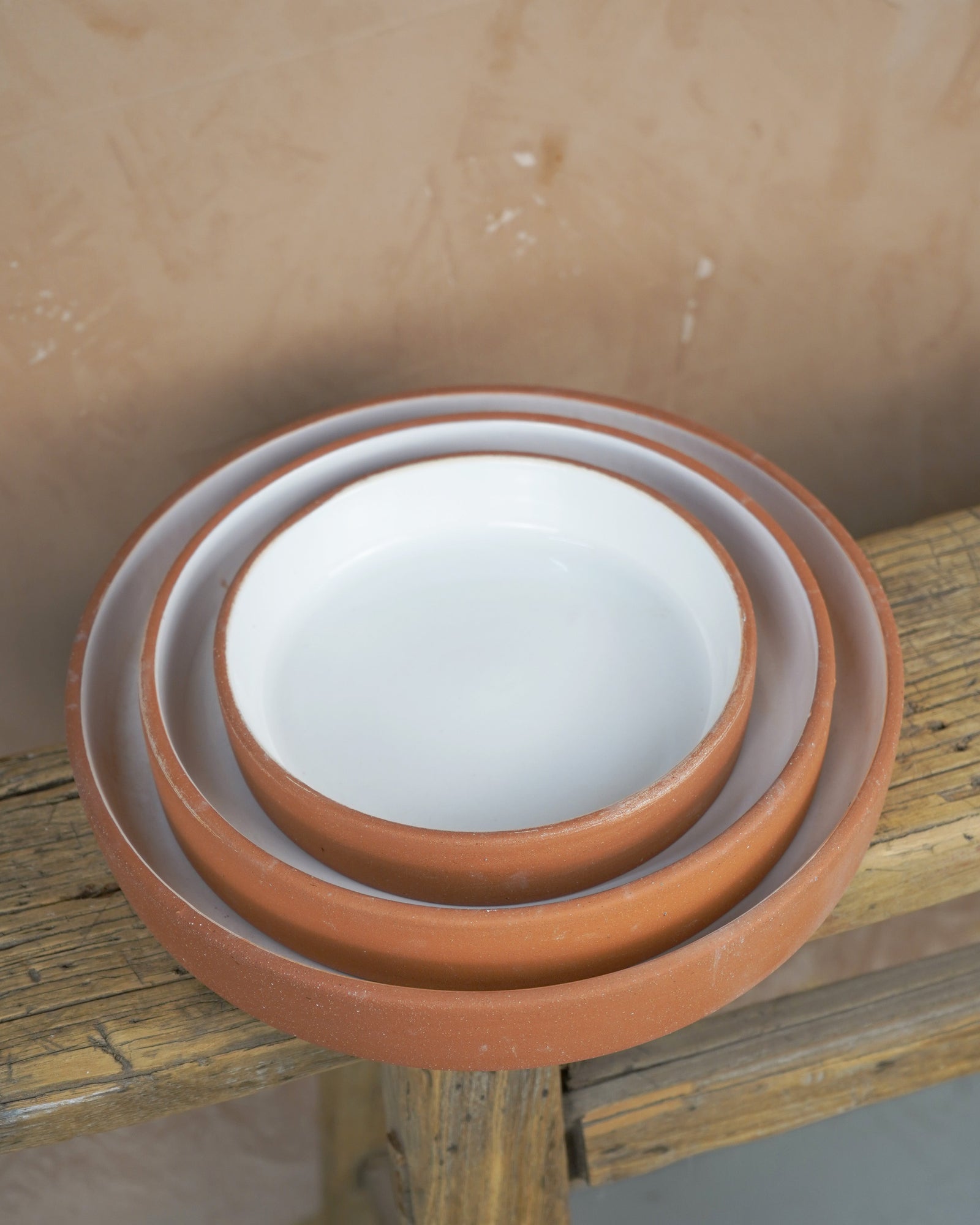 White Glazed & Natural Terracotta Lipped Plate