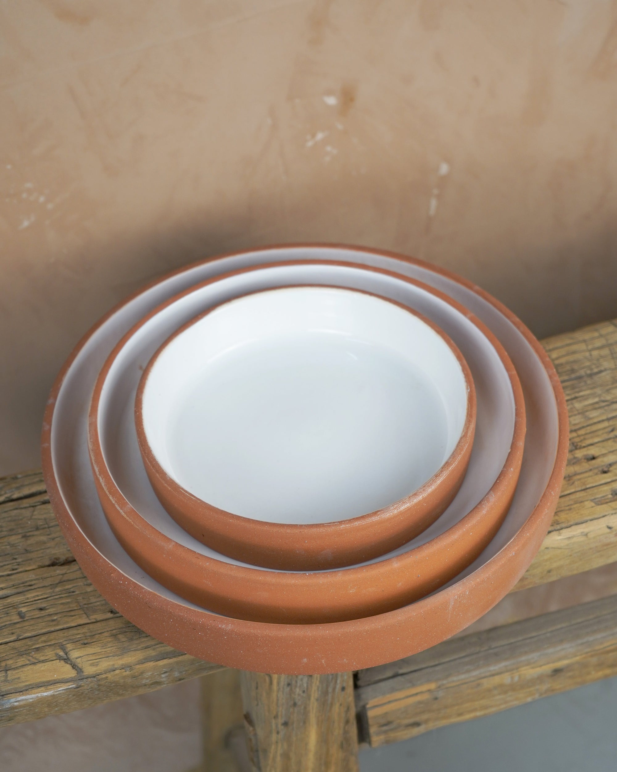 White Glazed & Natural Terracotta Lipped Plate