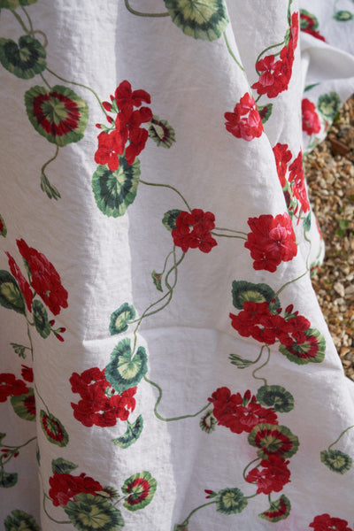Geranium Linen Tablecloth