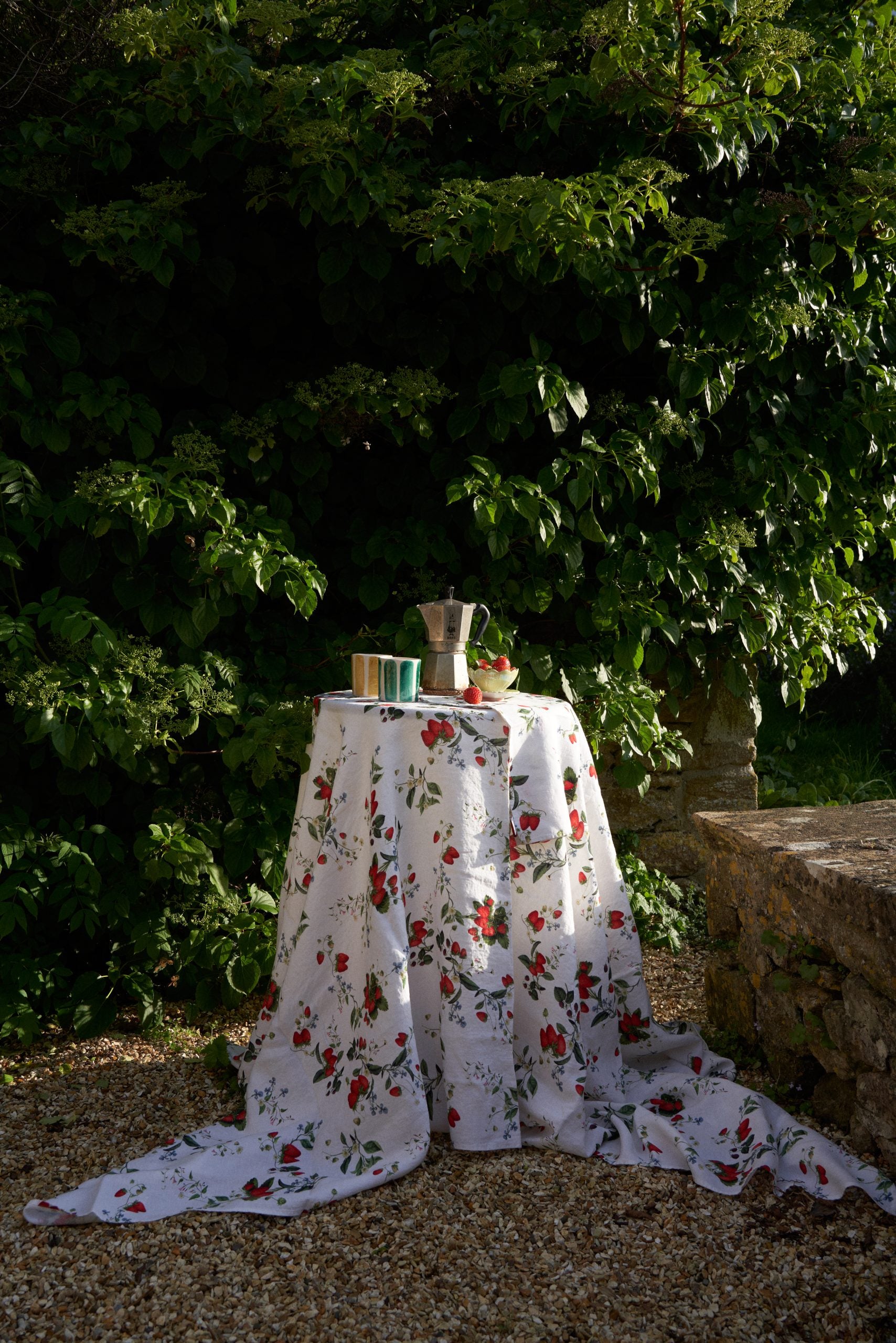 Wild Strawberry Linen Tablecloth