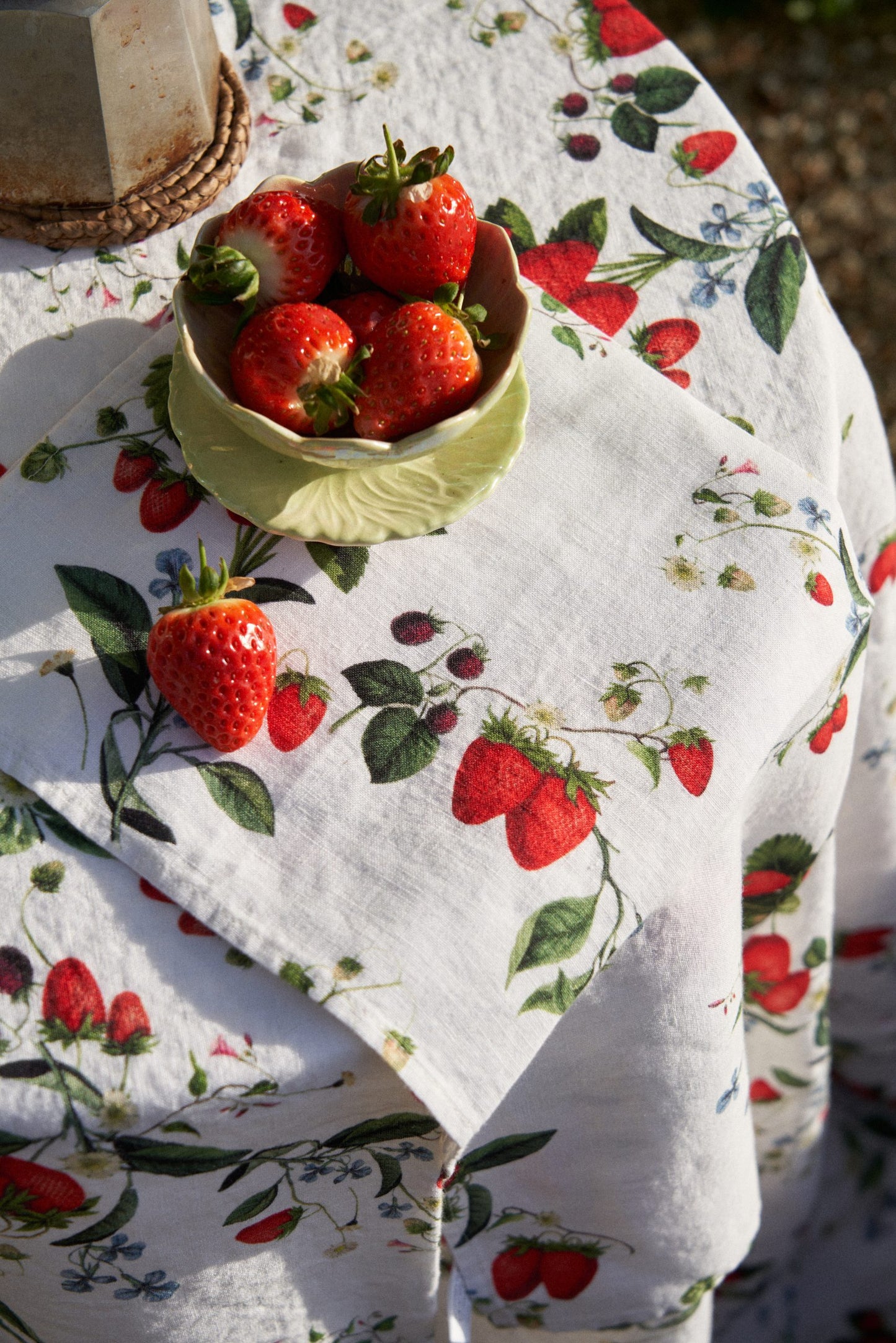 Wild Strawberry Linen Tablecloth