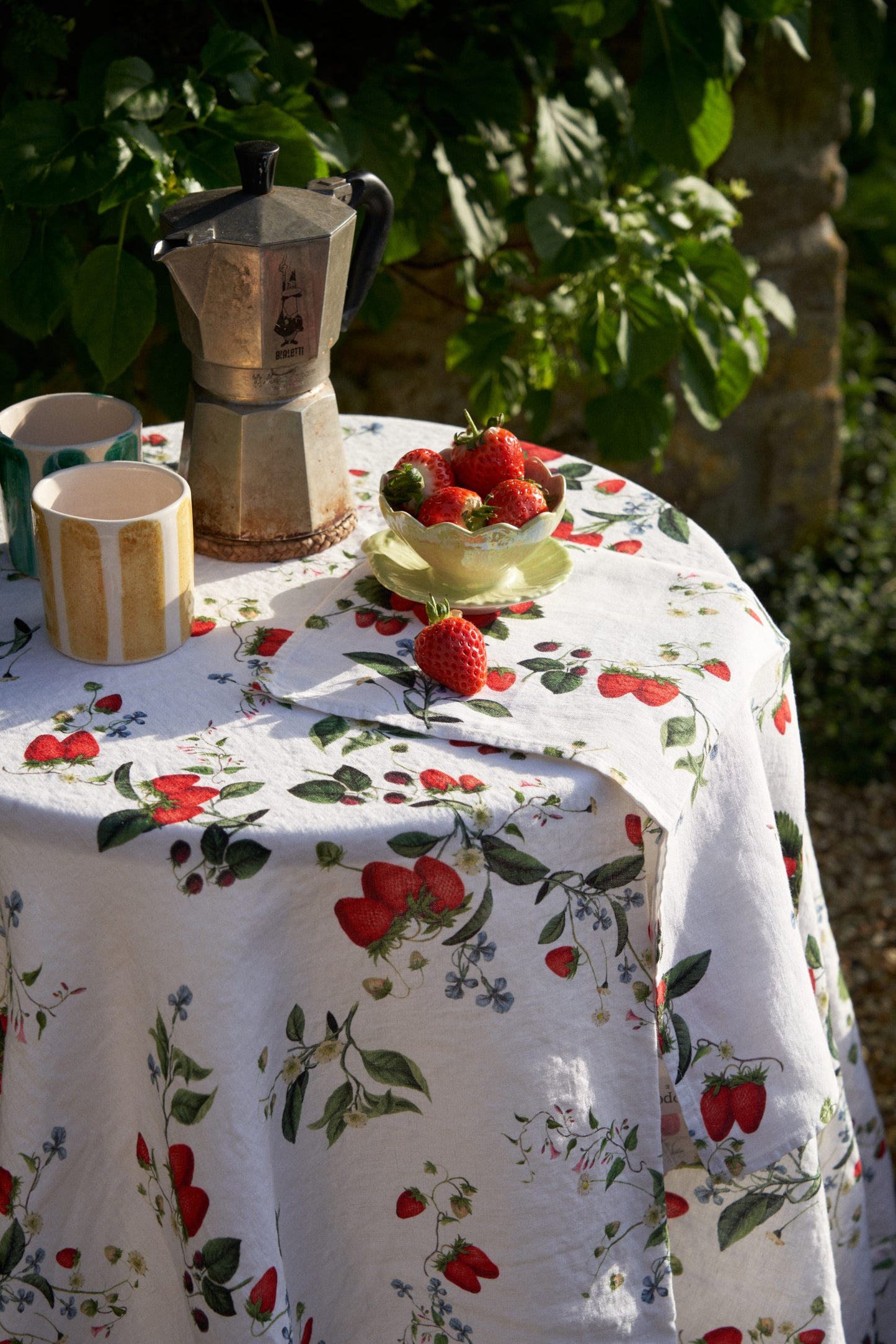 Wild Strawberry Linen Tablecloth