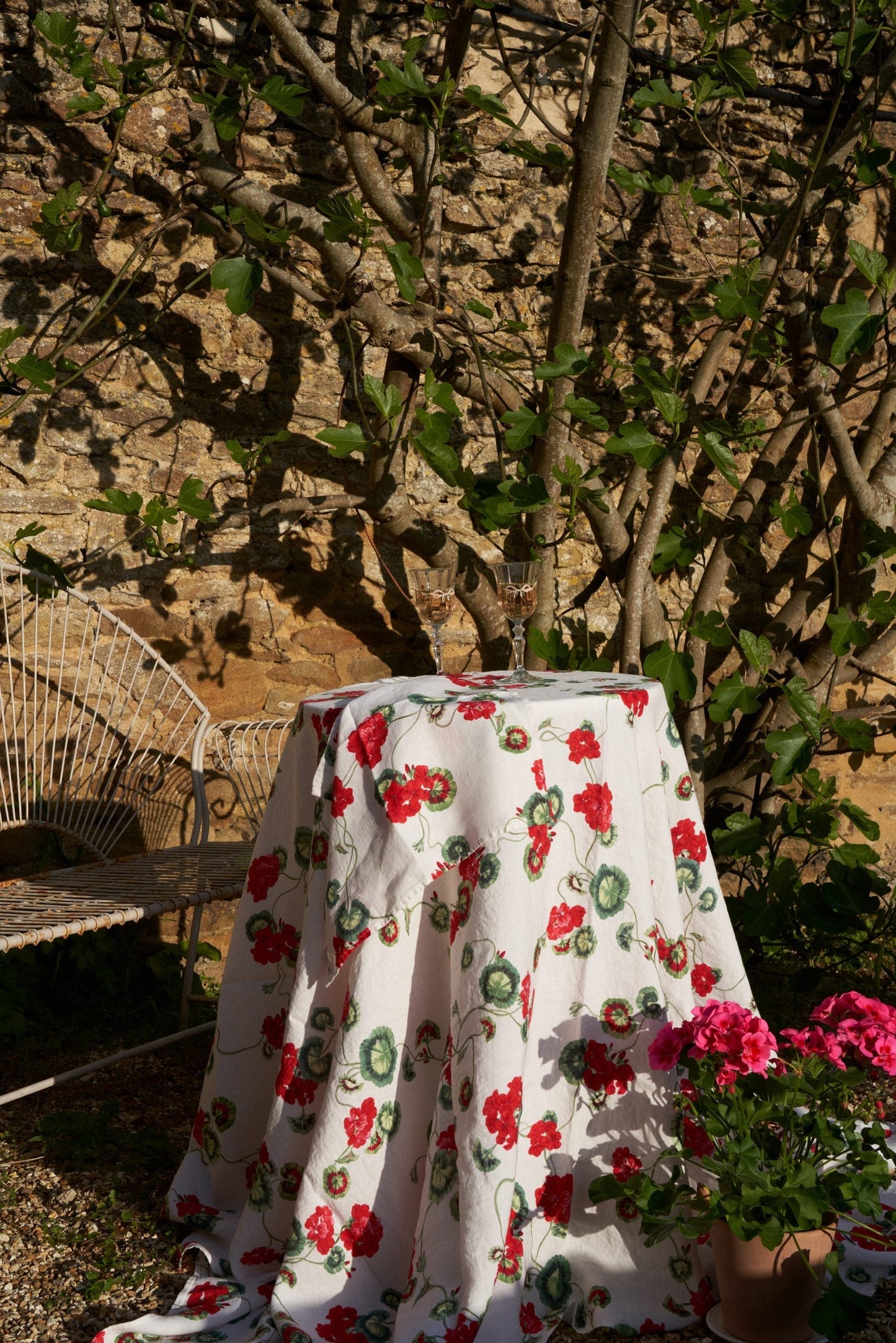 Geranium Linen Tablecloth