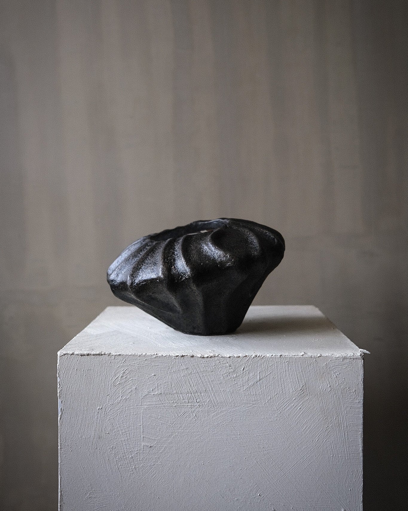 Suraya Small Vessel Black
