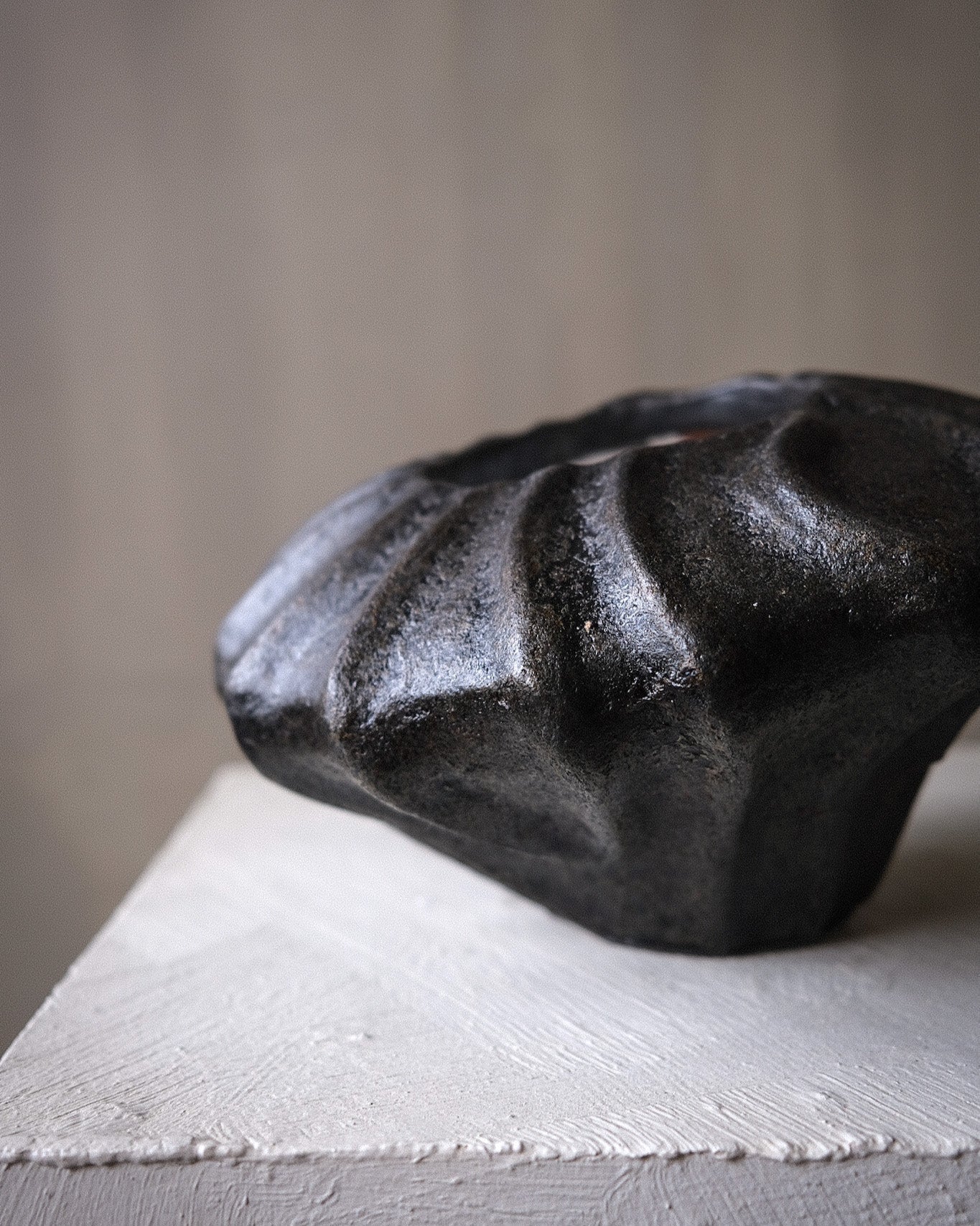 Suraya Small Vessel Black