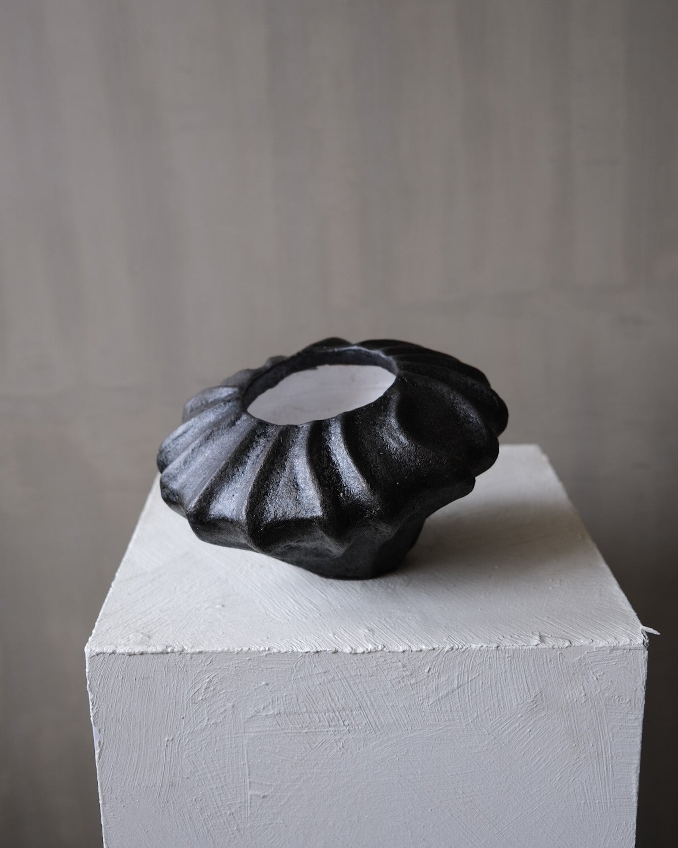 Suraya Small Vessel Black