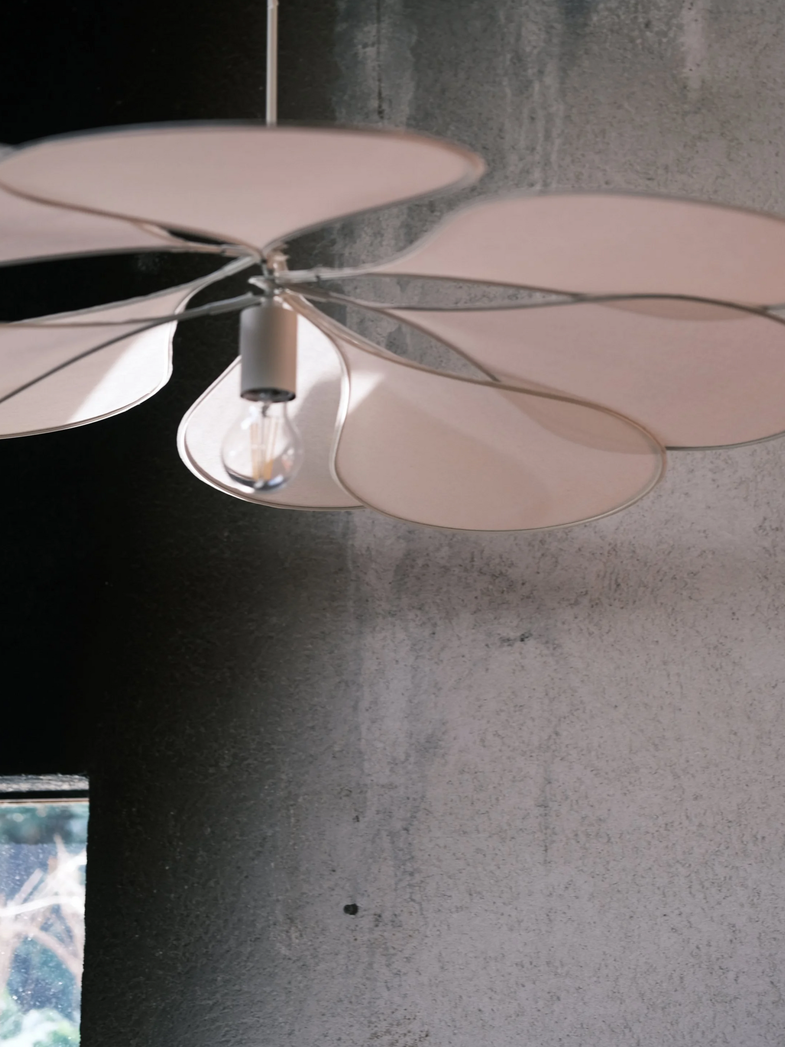 Pale Ceiling Light – Mastic
