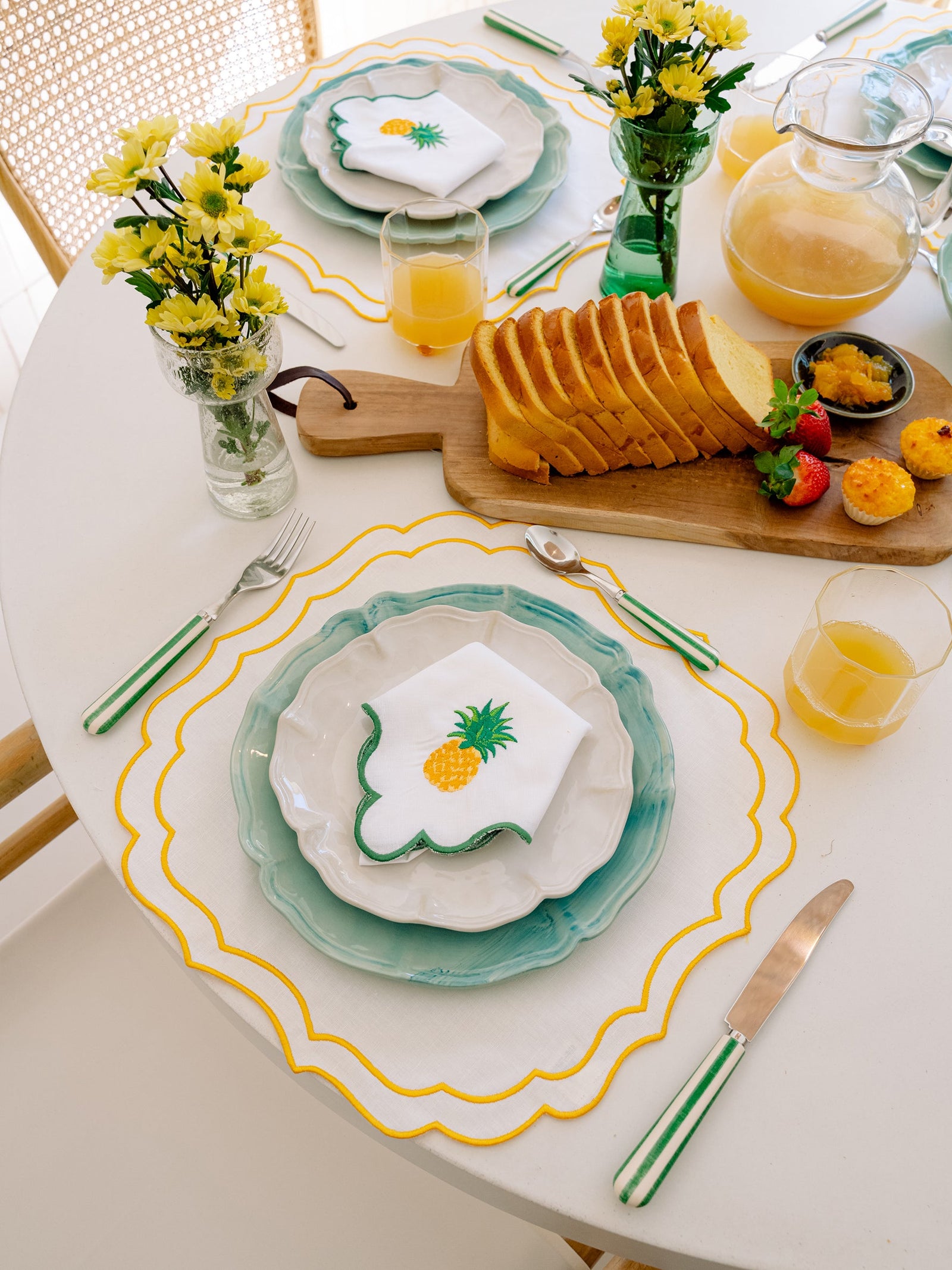 Scalloped Napkin with Pineapple Embroidery