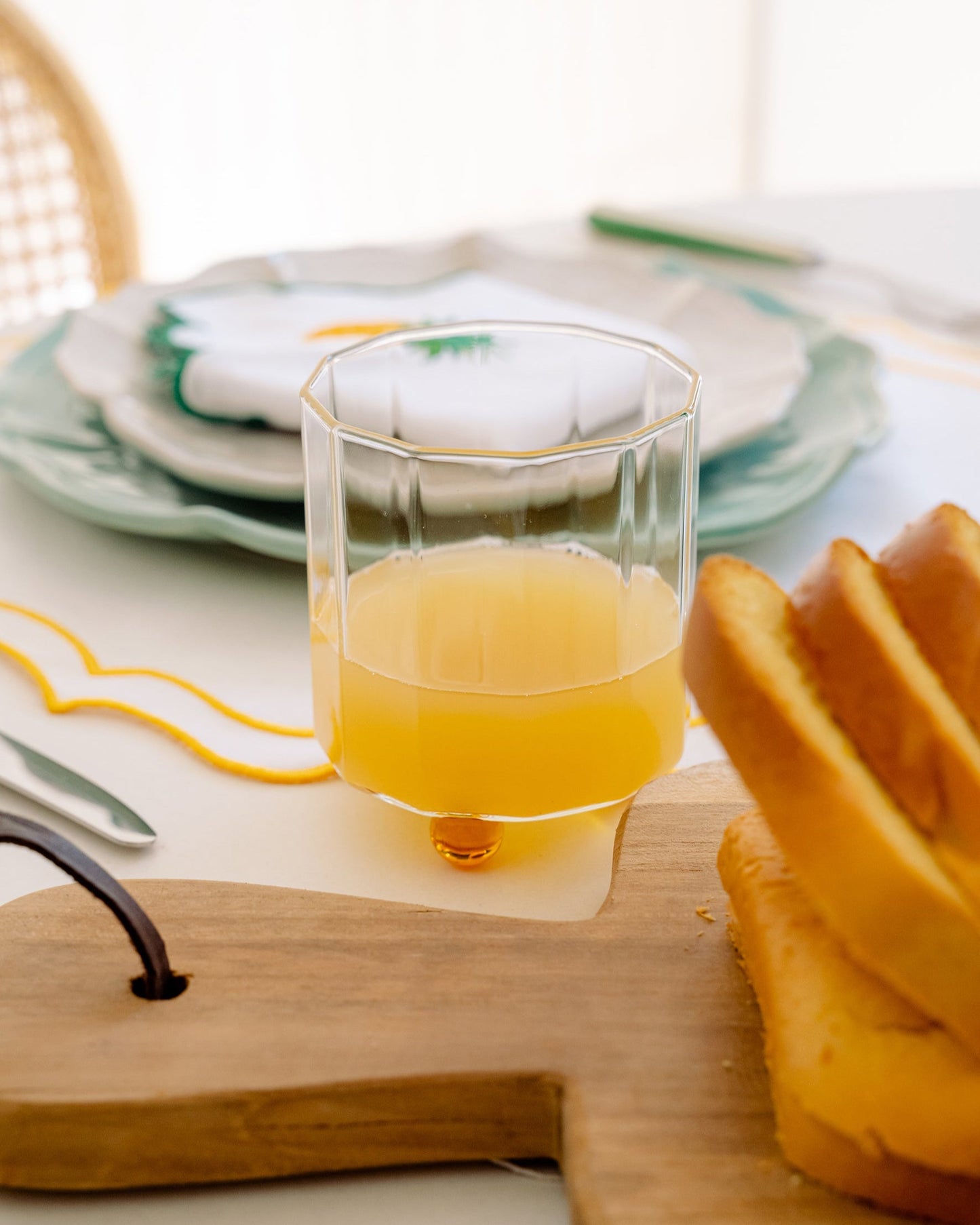 Sicília Orange-Bobble Stemmed Glass