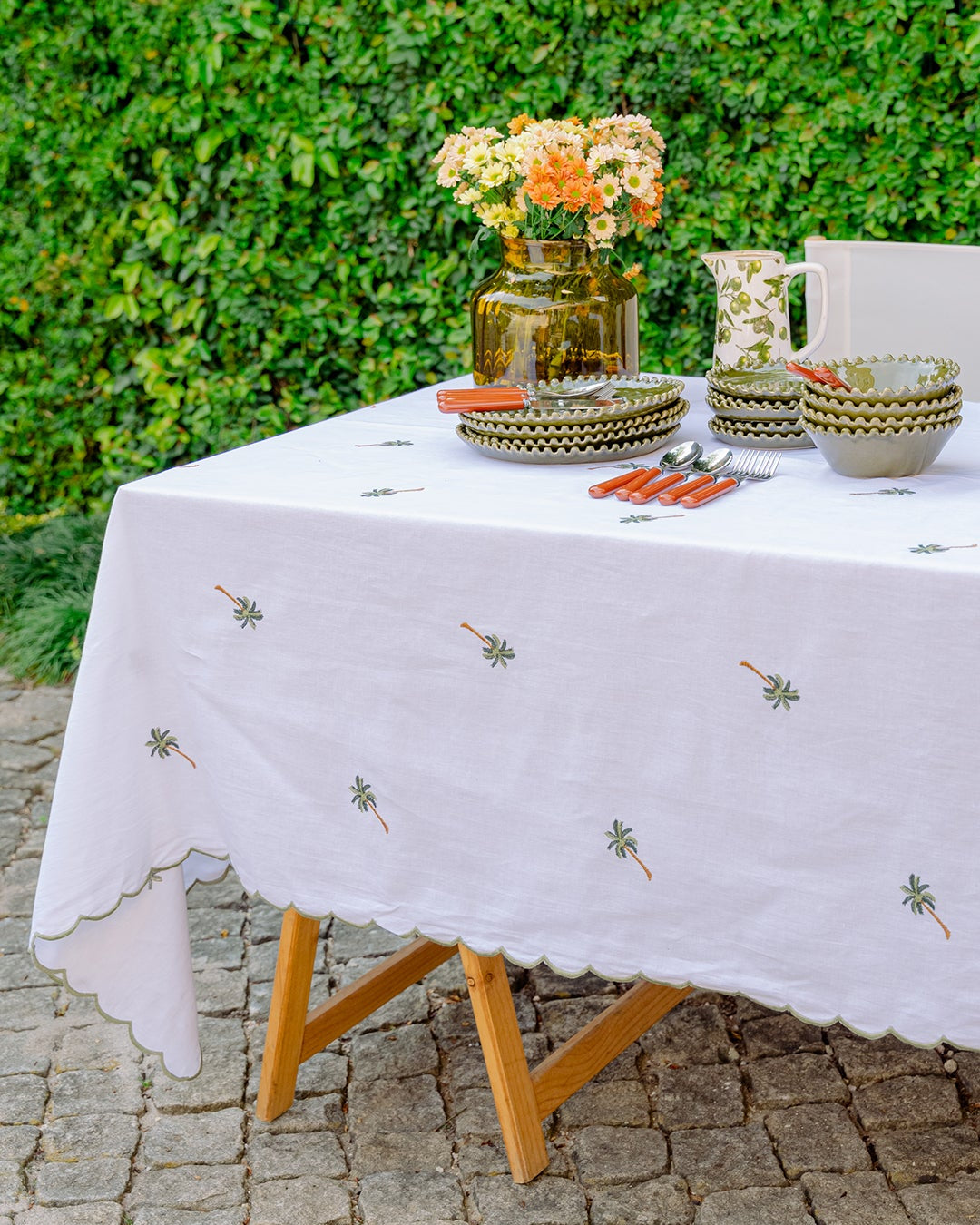Tablecloth Embroidered with Palm Trees