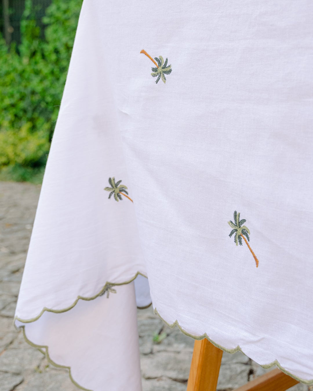 Tablecloth Embroidered with Palm Trees
