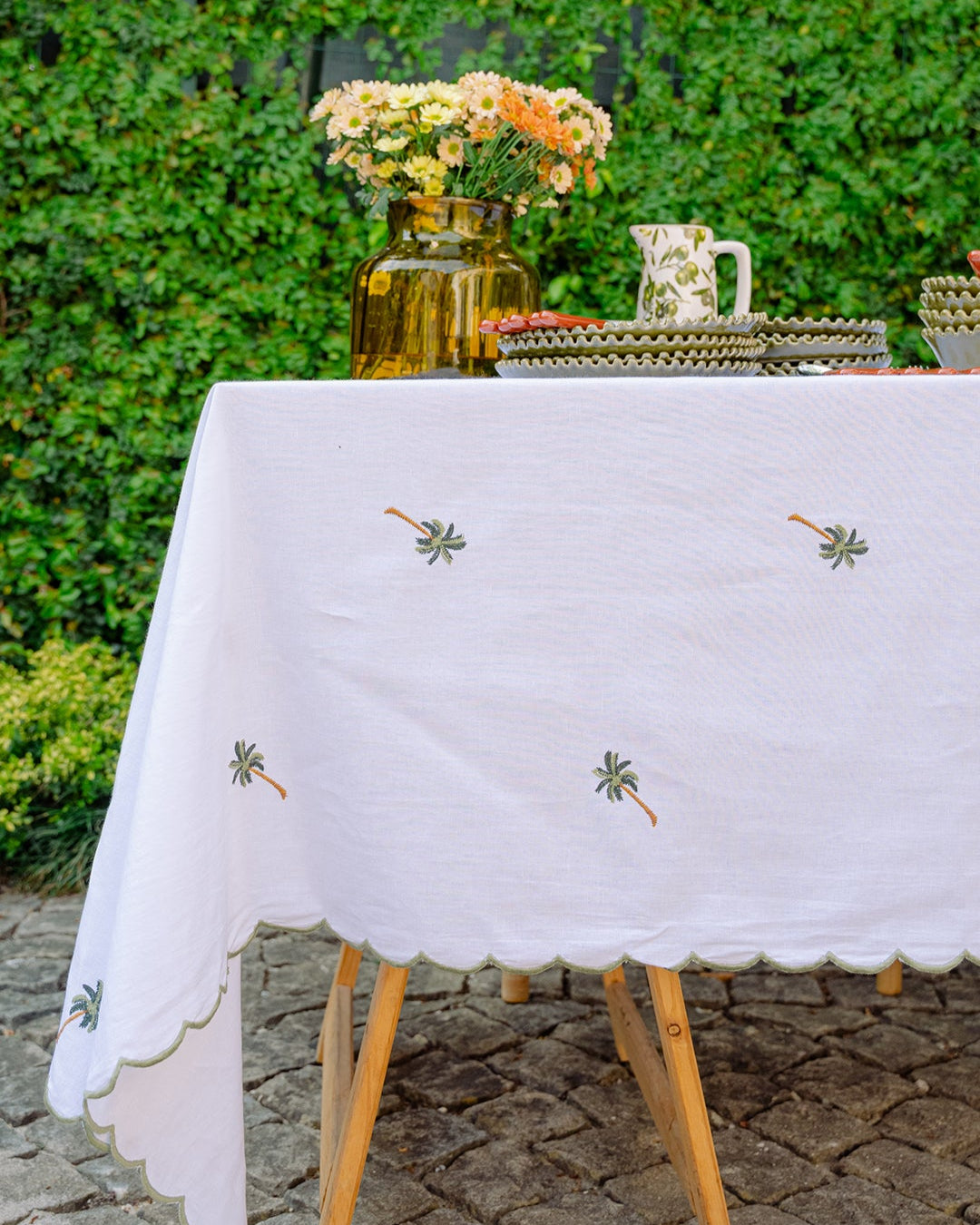 Tablecloth Embroidered with Palm Trees