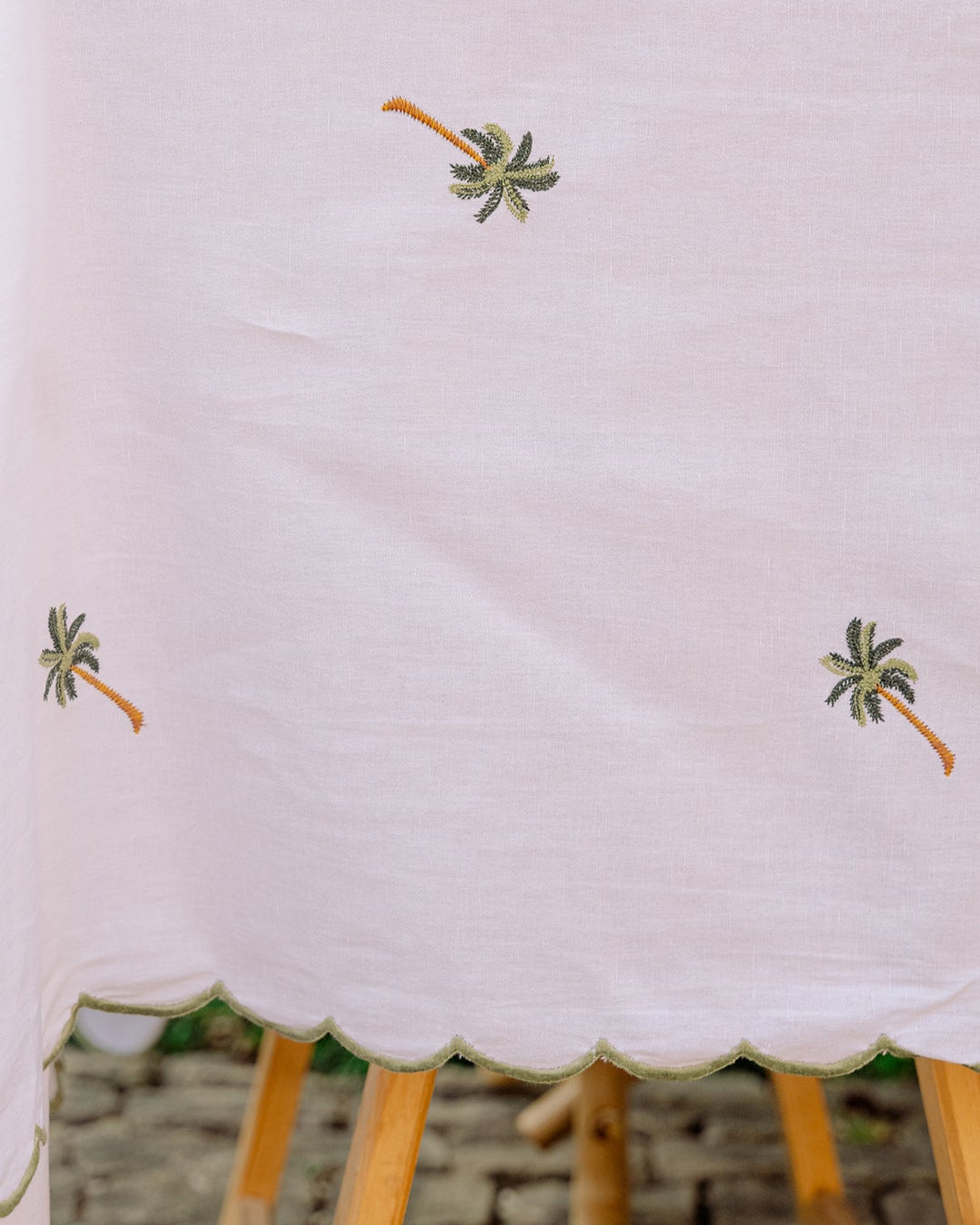 Tablecloth Embroidered with Palm Trees