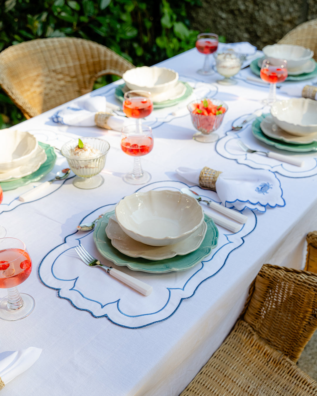Blue Crab Napkin with Scalloped Edge