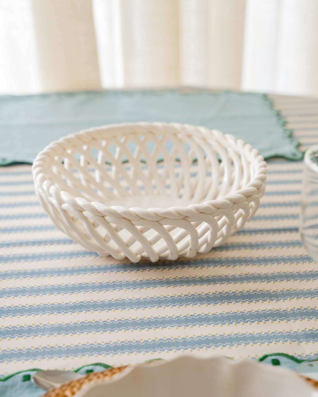 Imperial White Porcelain Basket, Ø 24.5 cm, H 8.5 cm