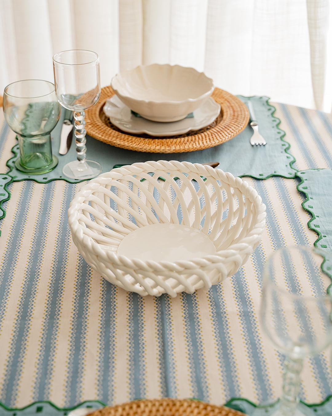 Imperial White Porcelain Basket, Ø 24.5 cm, H 8.5 cm