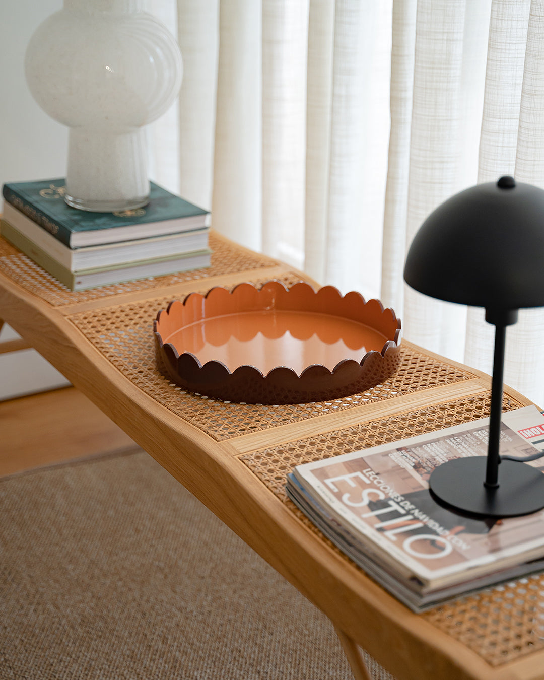 Alice Round Brown Scalloped Tray, Ø 30 cm
