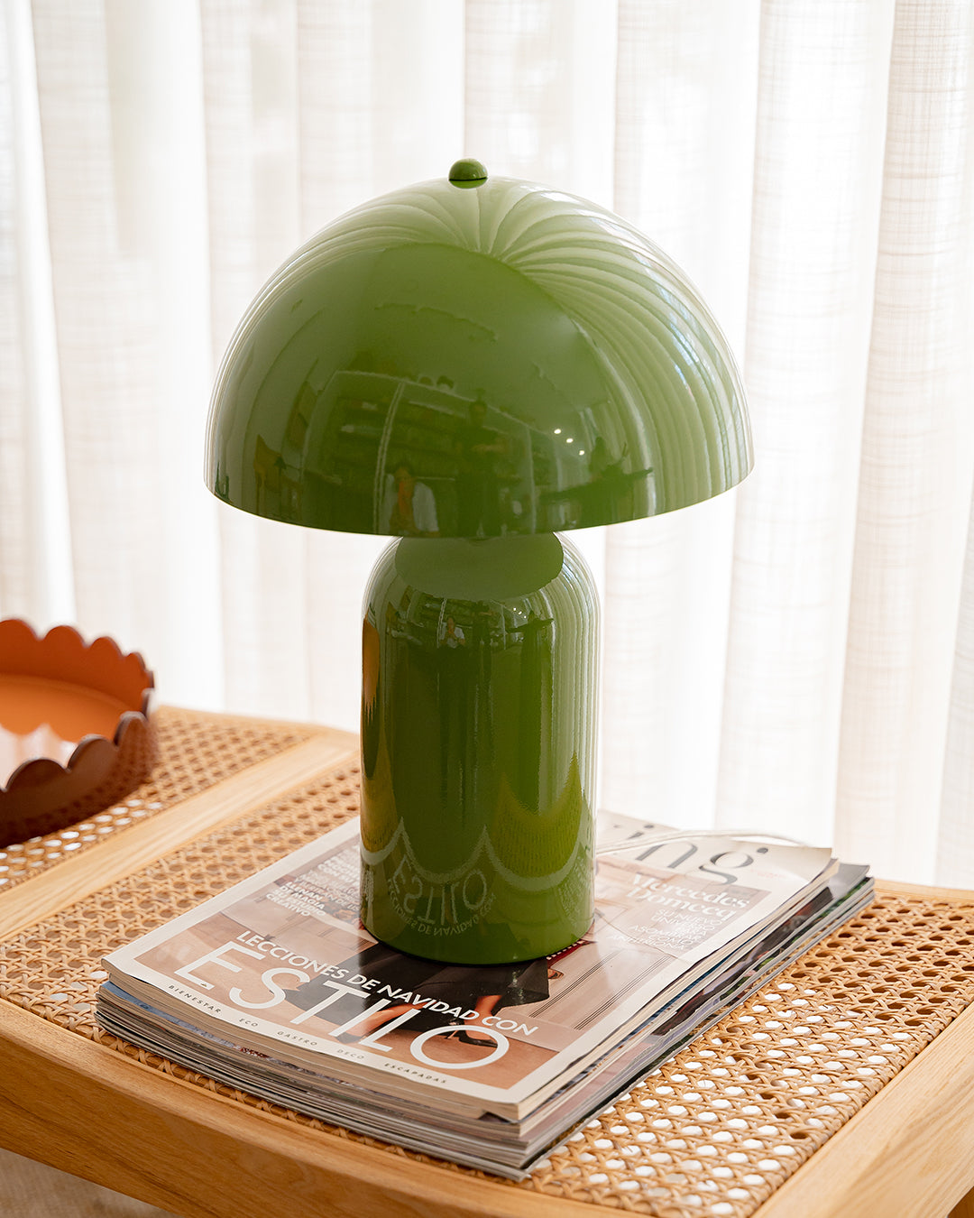 Eva Green Metal Table Lamp