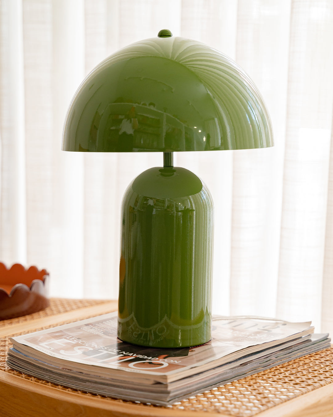 Eva Green Metal Table Lamp