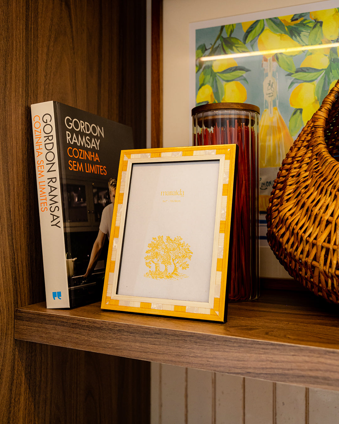 Affetto Yellow and Pearl Photo Frame, 13 × 18 cm