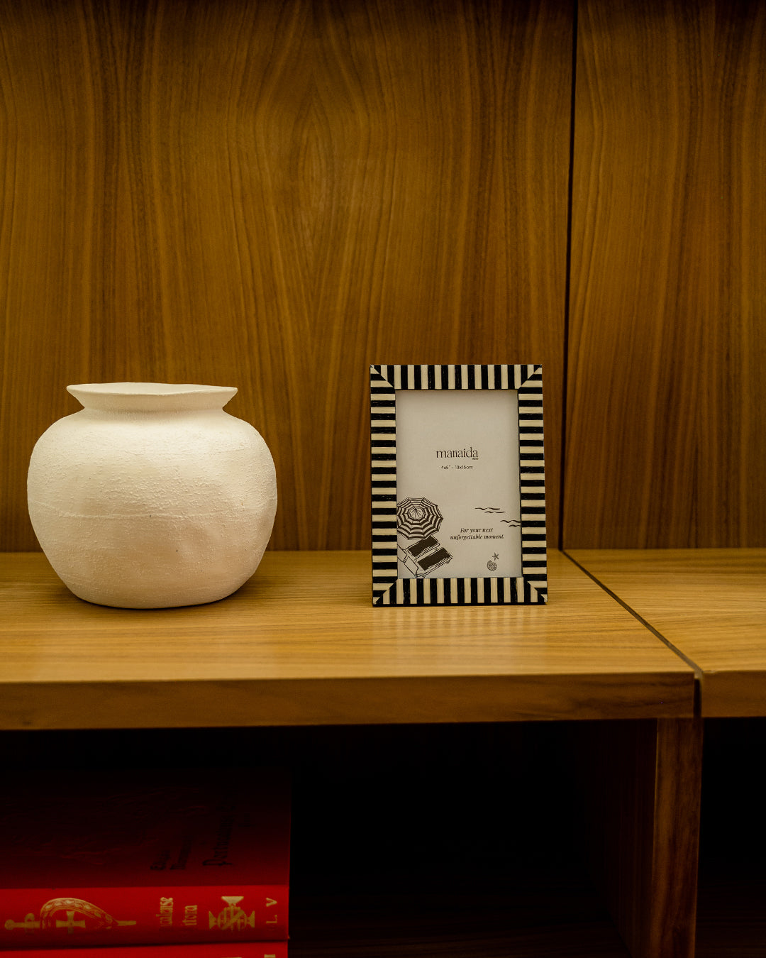Segreto Black Stripe and Pearl Photo Frame