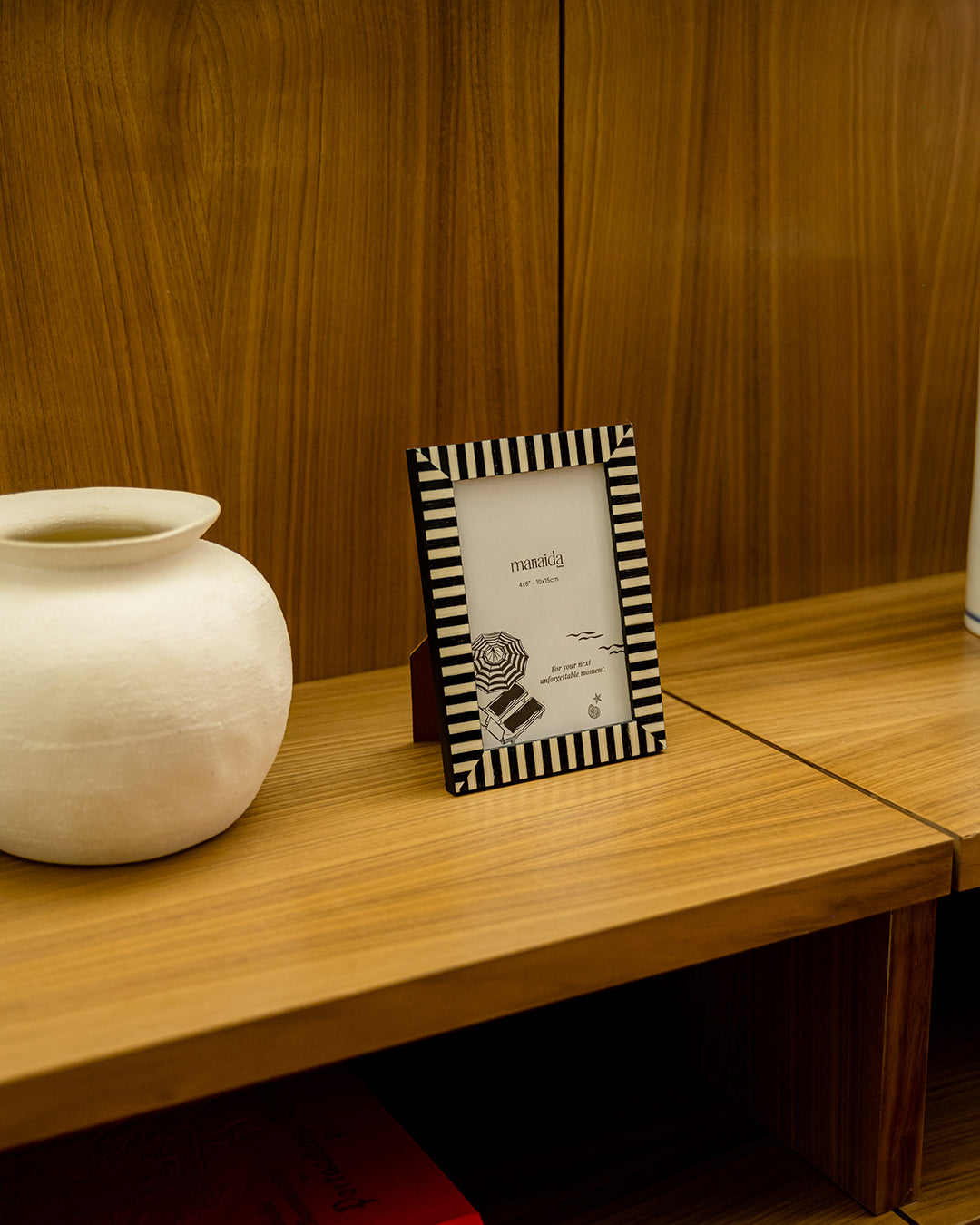 Segreto Black Stripe and Pearl Photo Frame