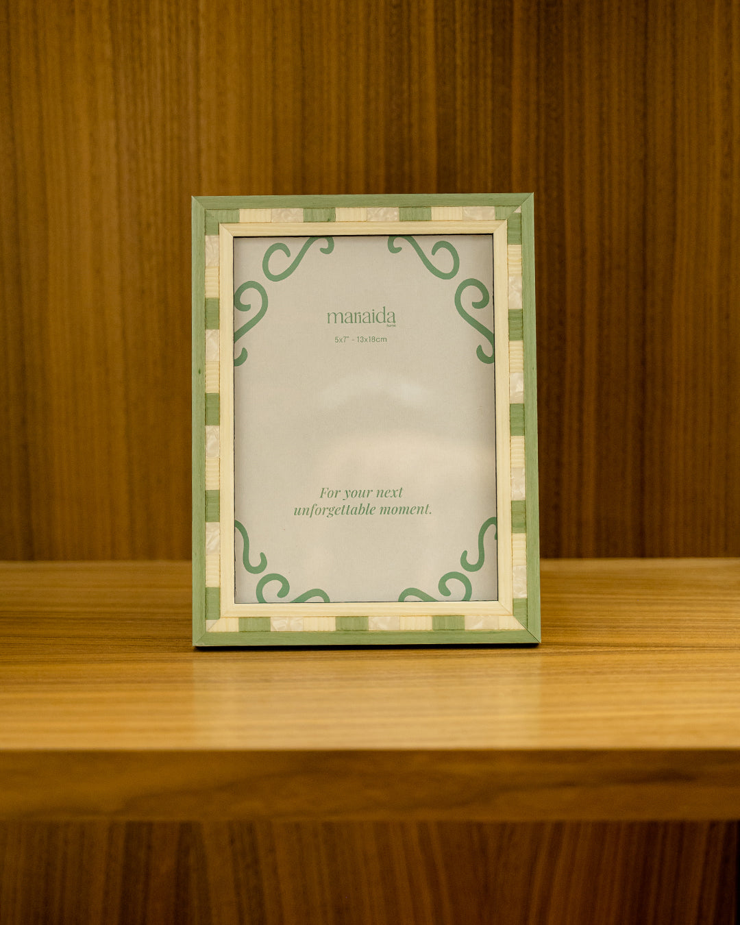 Affetto Green and Pearl Photo Frame, 13 × 18 cm