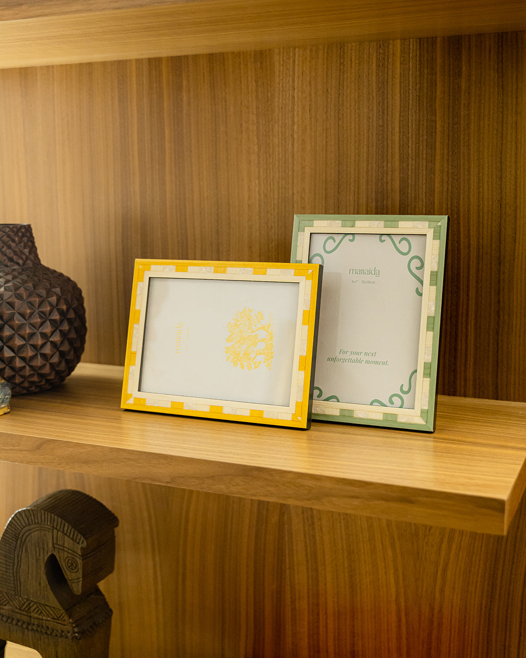 Affetto Yellow and Pearl Photo Frame, 13 × 18 cm
