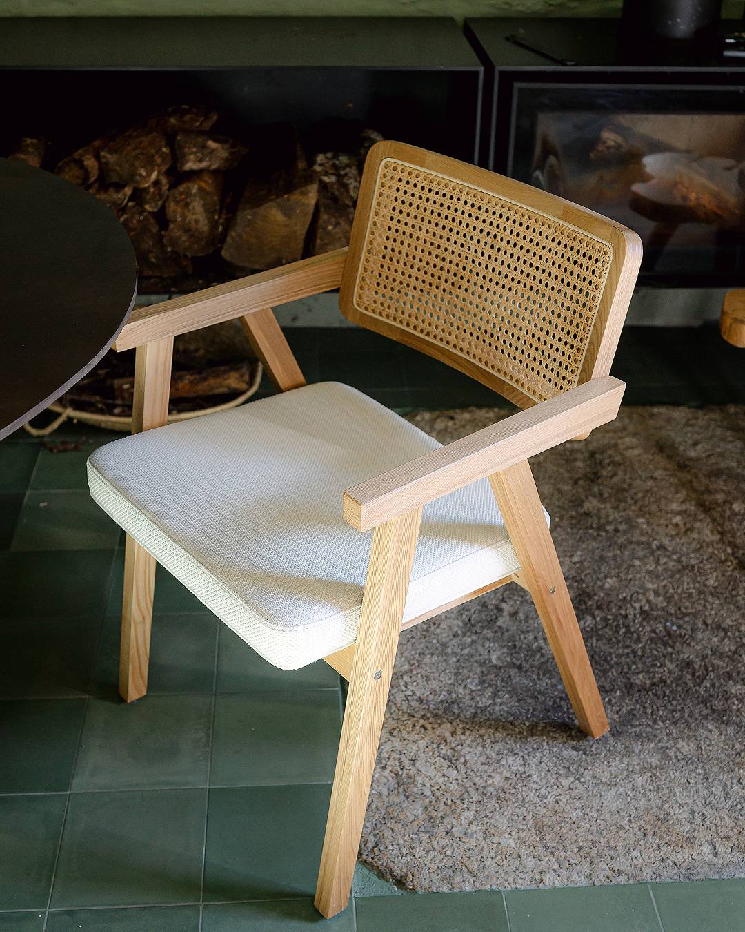 Cadeira com encosto Tróia em rattan clara