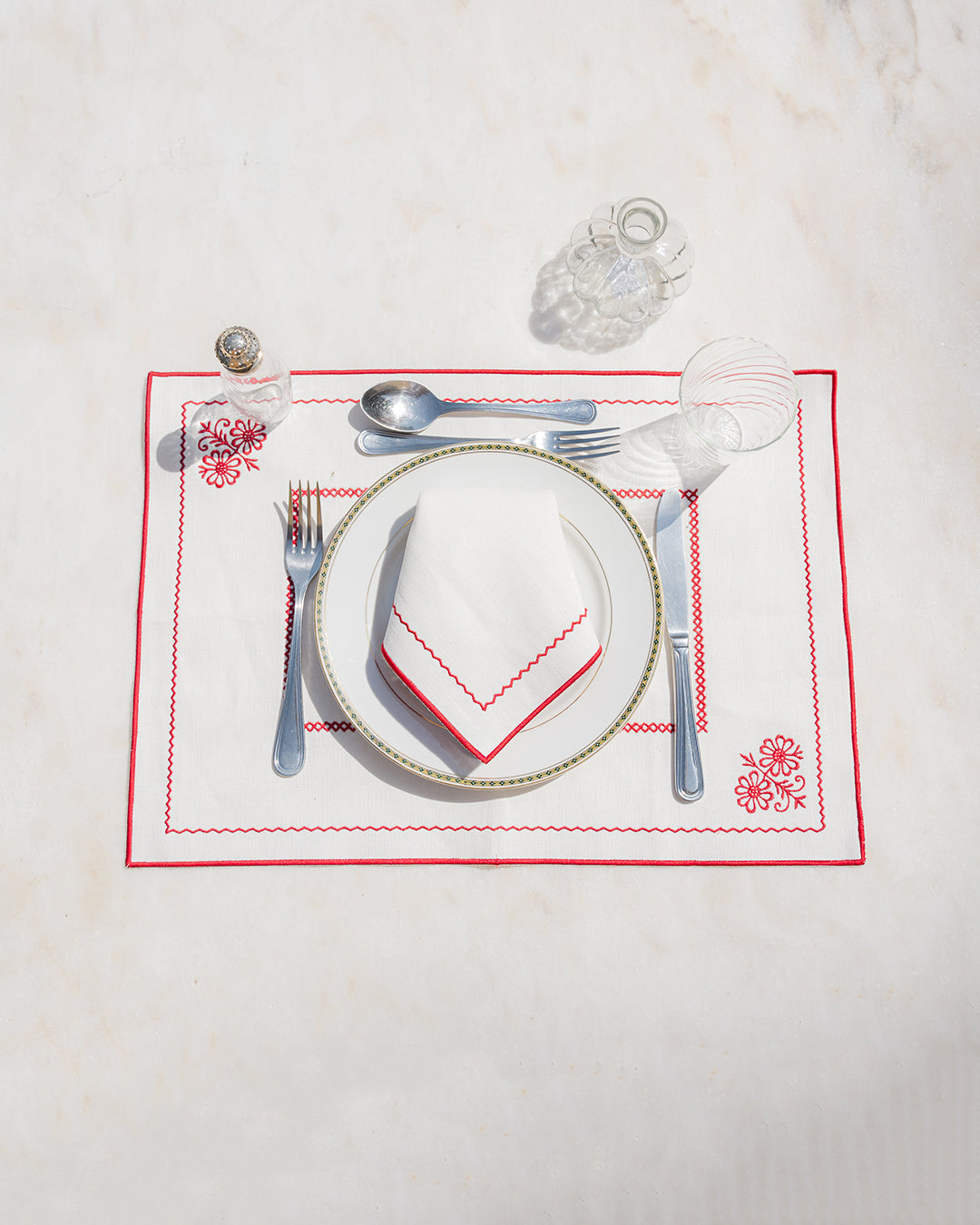 Berço Napkin, White and Red, Premium Linen-and-Cotton Blend