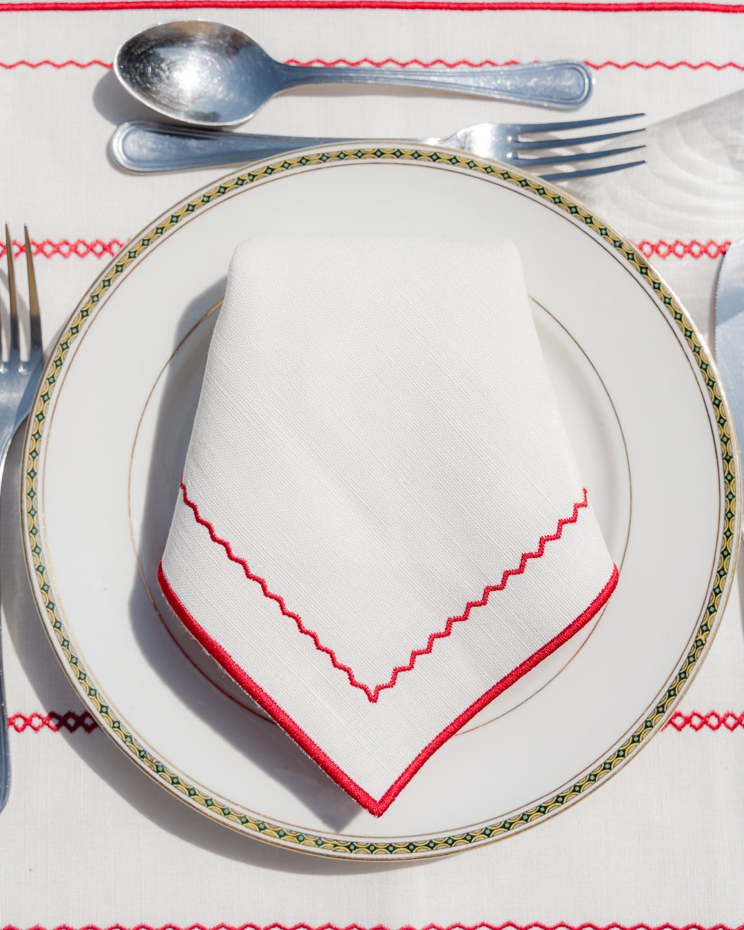 Berço Napkin, White and Red, Premium Linen-and-Cotton Blend