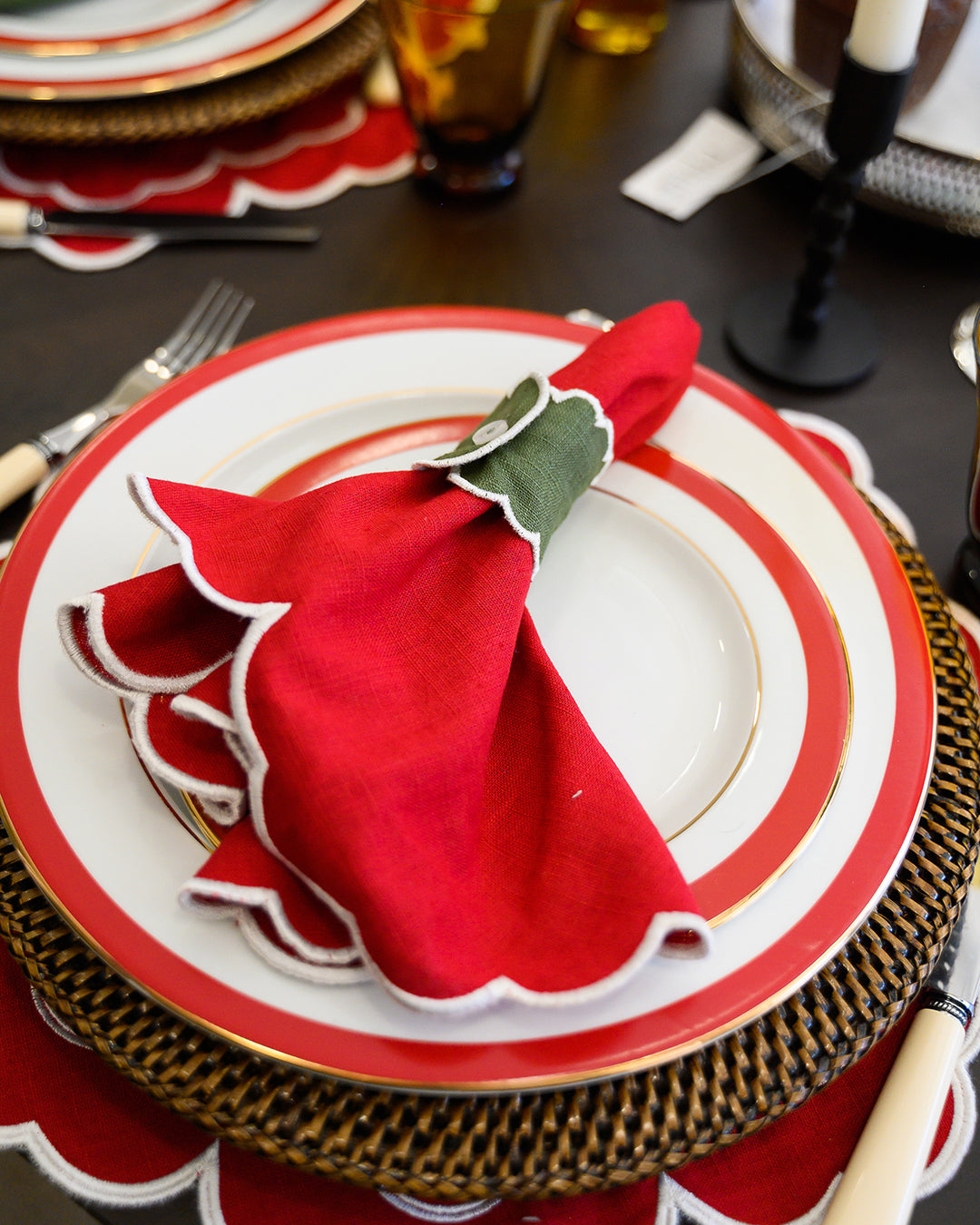 Íris Napkin, Red and White