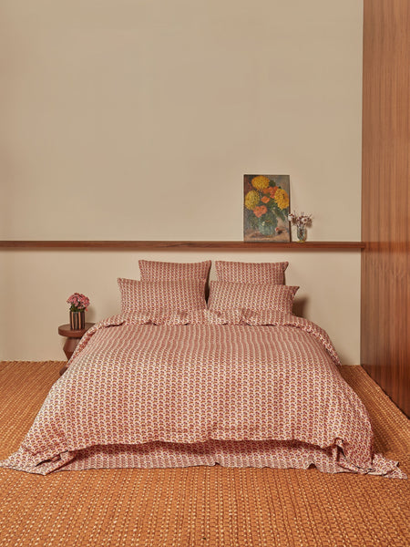 Petit Madeline Pink Linen Quilt Cover