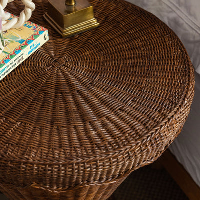 Damru-side-table-close-up-view