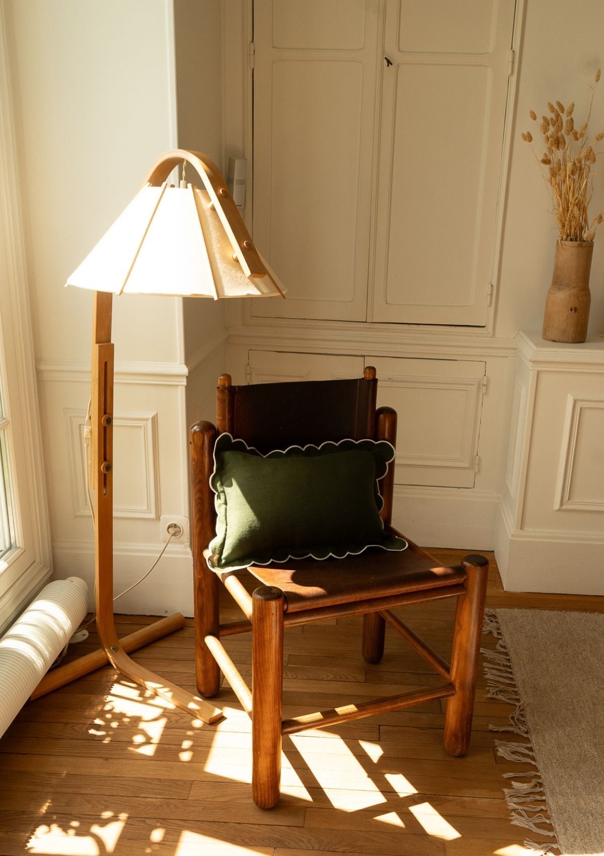 Scalloped Rectangular Linen Cushion in Forest Green & White