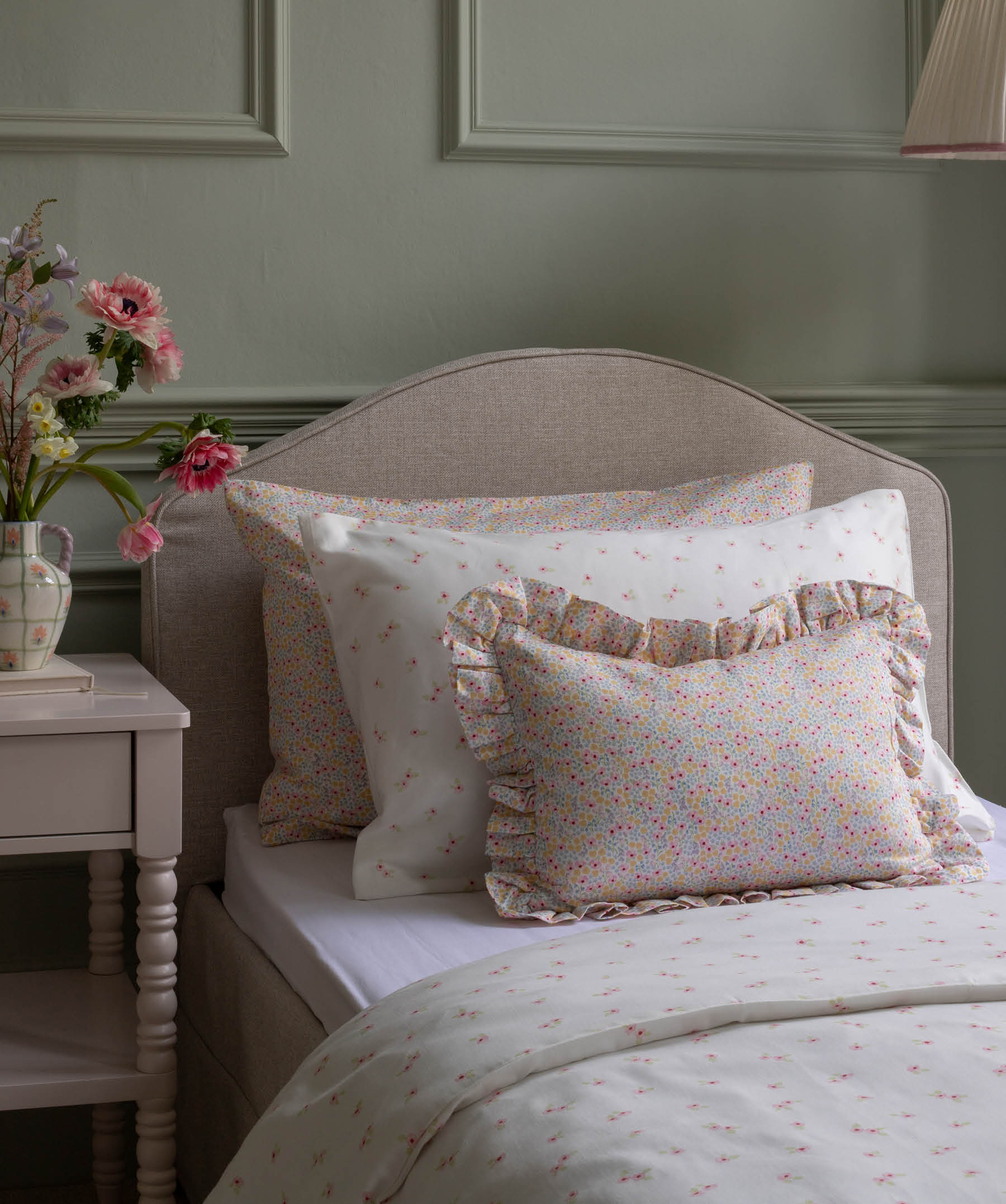 Rectangle Linen Frill Cushion - Wildflower Garden
